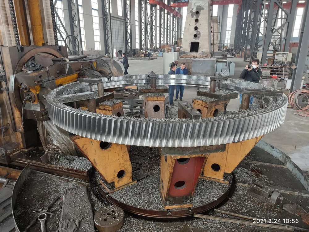 YK311650-6 gear cutting milling machine for Sale hobbing machine price