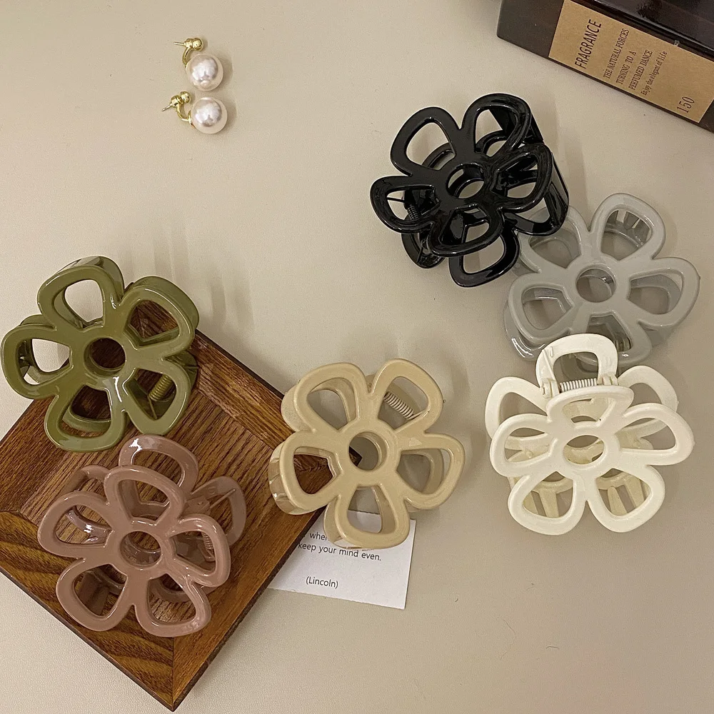 Round Floral Flower Claw Clip Trending Girls Hair Accessories Cute Daisy Hair Claw Best Quality Minimalist Hair Clip