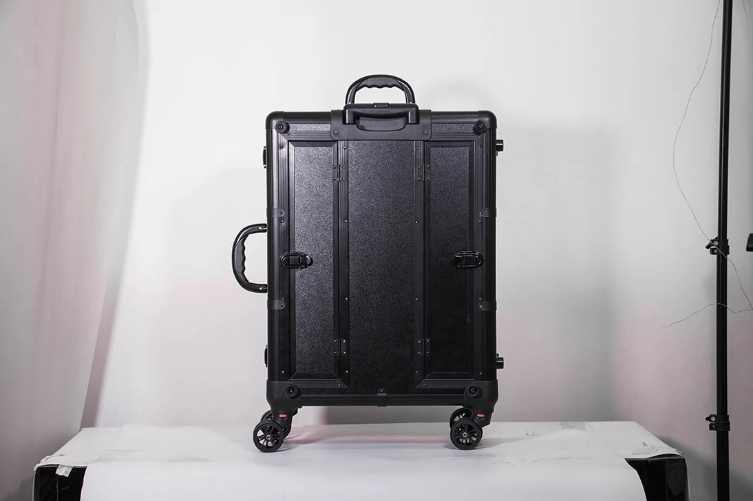 FAMA factory Professional travel rolling cosmetic storage case trolley beauty train aluminum box with MP4 music player