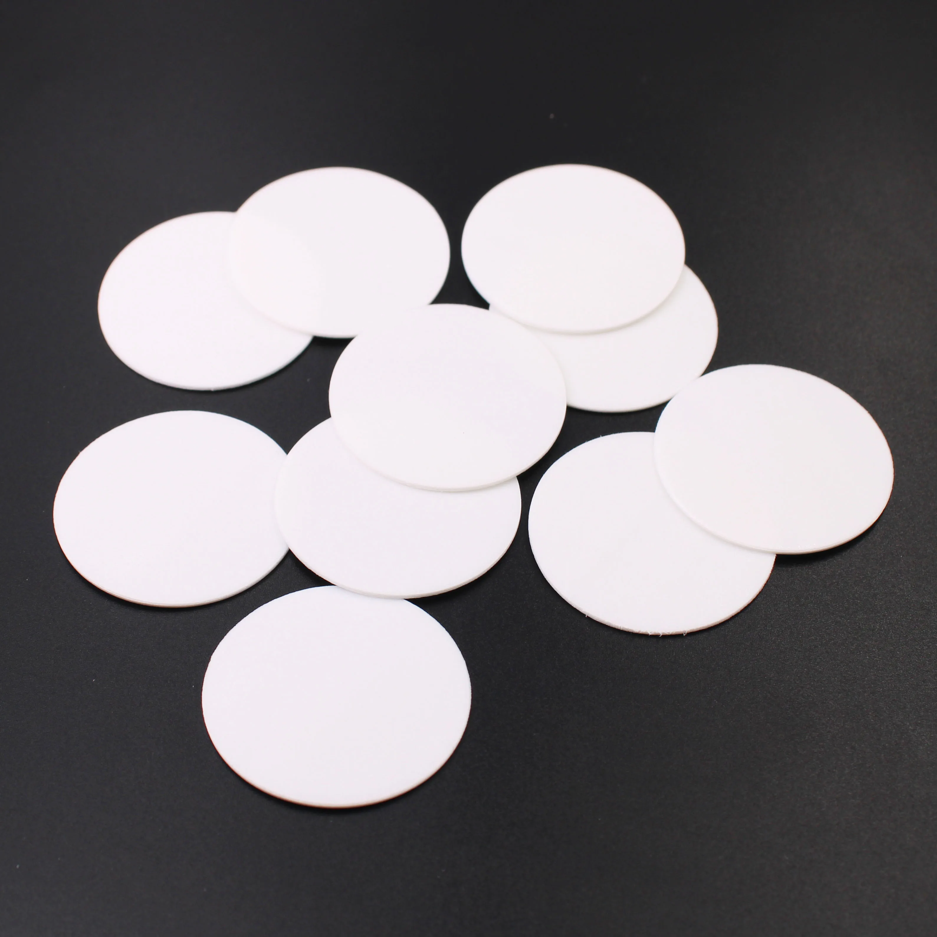 
Герметичная прокладка из пенополиэтилена для крышек бутылок 