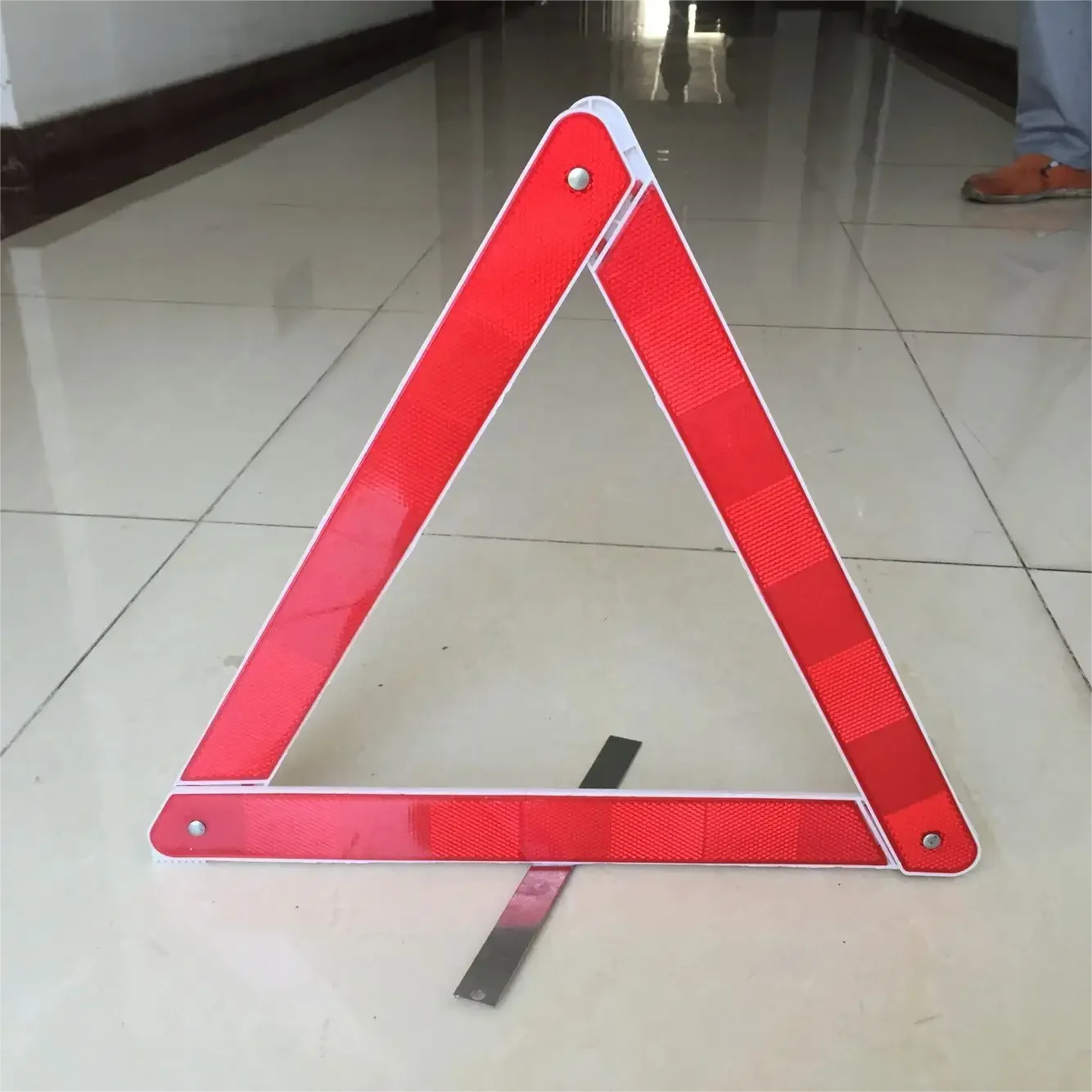Customized Led Traffic Triangle Warning Sign Hazard Triangles Reflective Safety Warning Flashing Emergency Reflector Premium Kit