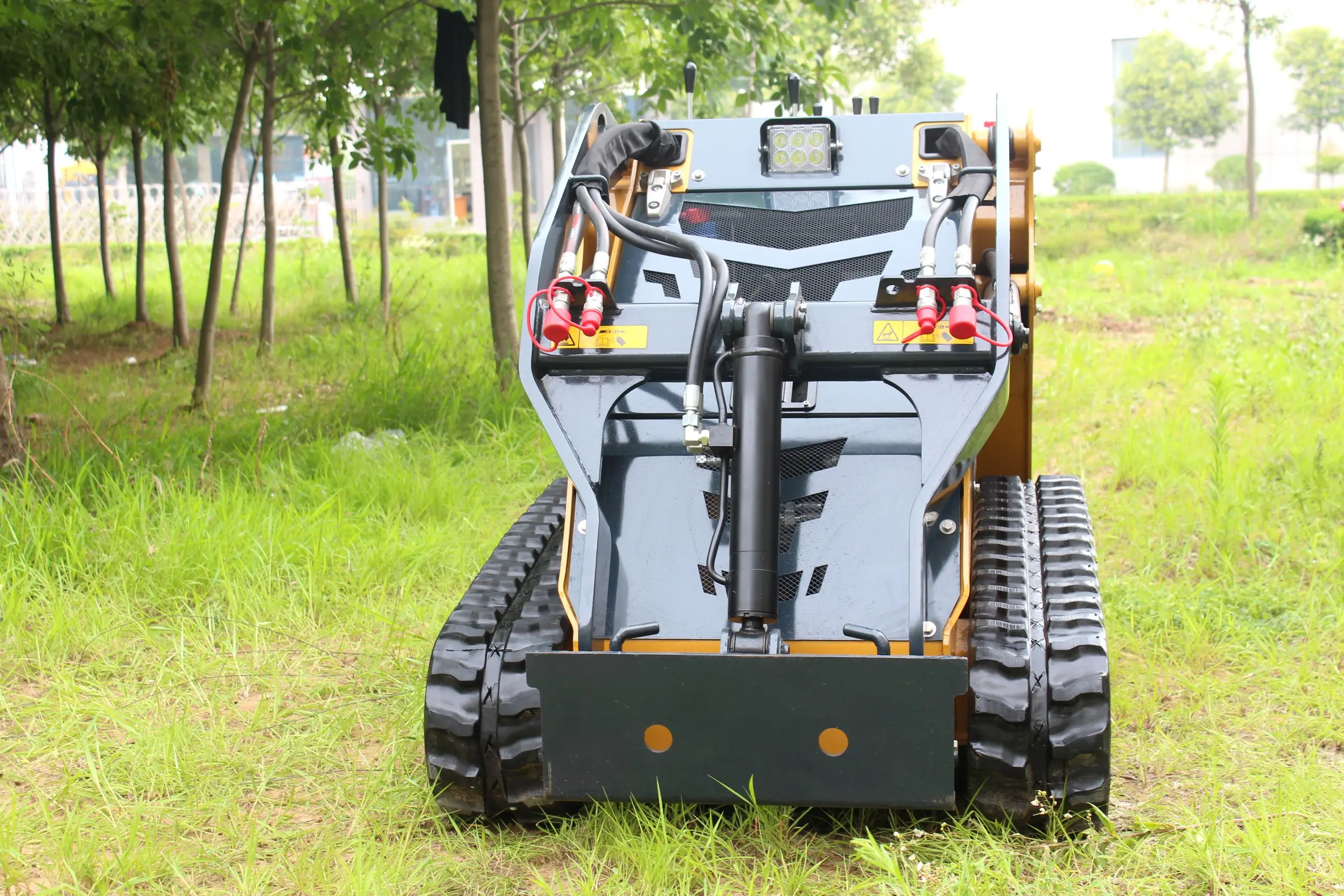 Лидер продаж мини-погрузчик с бортовым поворотом ML525L