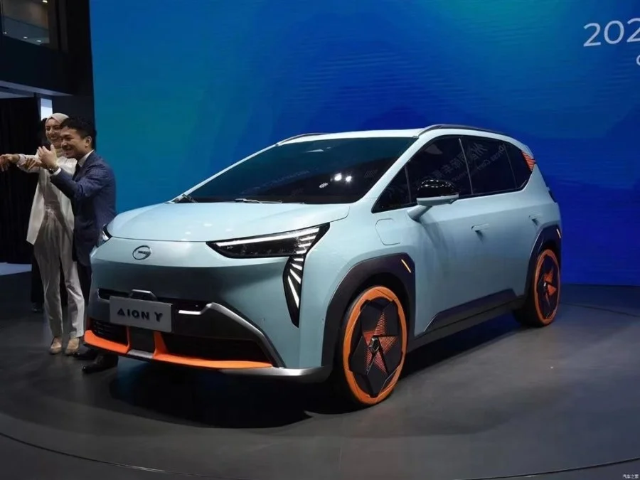 Бывший в употреблении электрический внедорожник 2021 GAC AION Y дальность NEDC 500 км этот автомобиль имеет дополнительную проверку и услуги экспорта