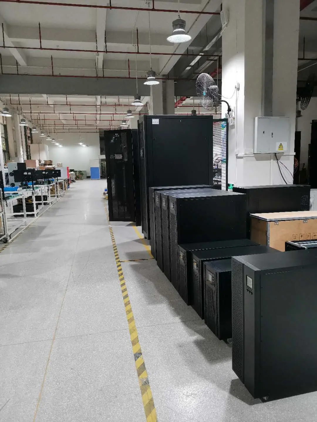 Новый продукт 15 кВА 60 кВА UPS цена в Саудовскую Аравию