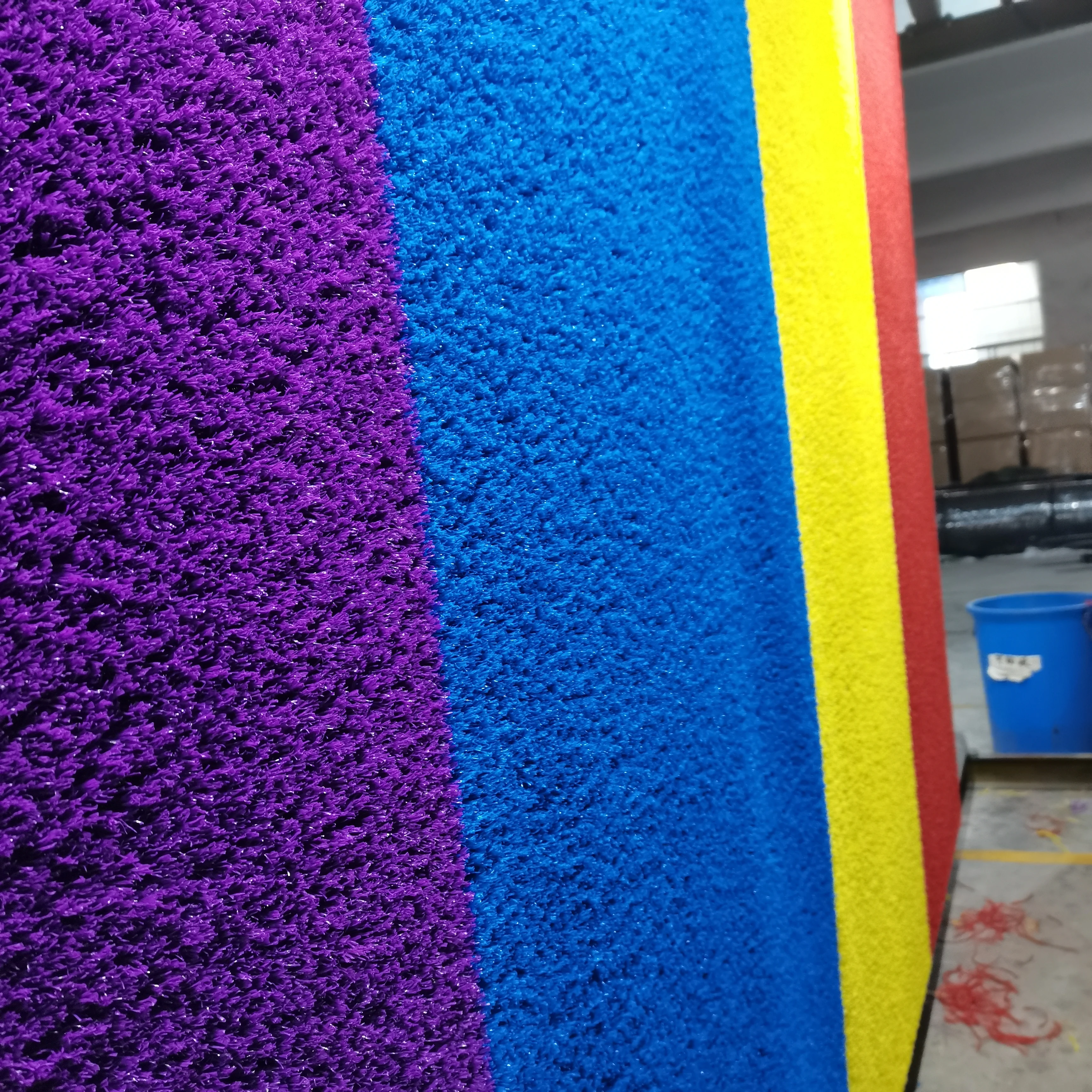 Artificial grass sweeper for plants decoration dog stairs with plastic lawn for outdoor cheap blue synthetic turf for football