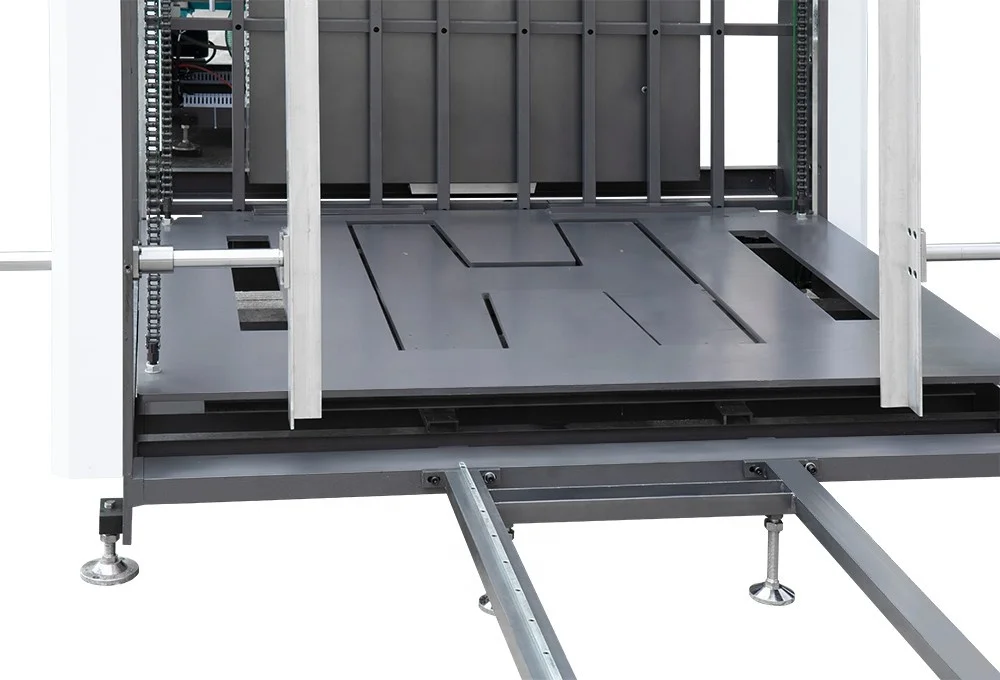 2019 CE certification manual & semi-automatic flute laminating machine