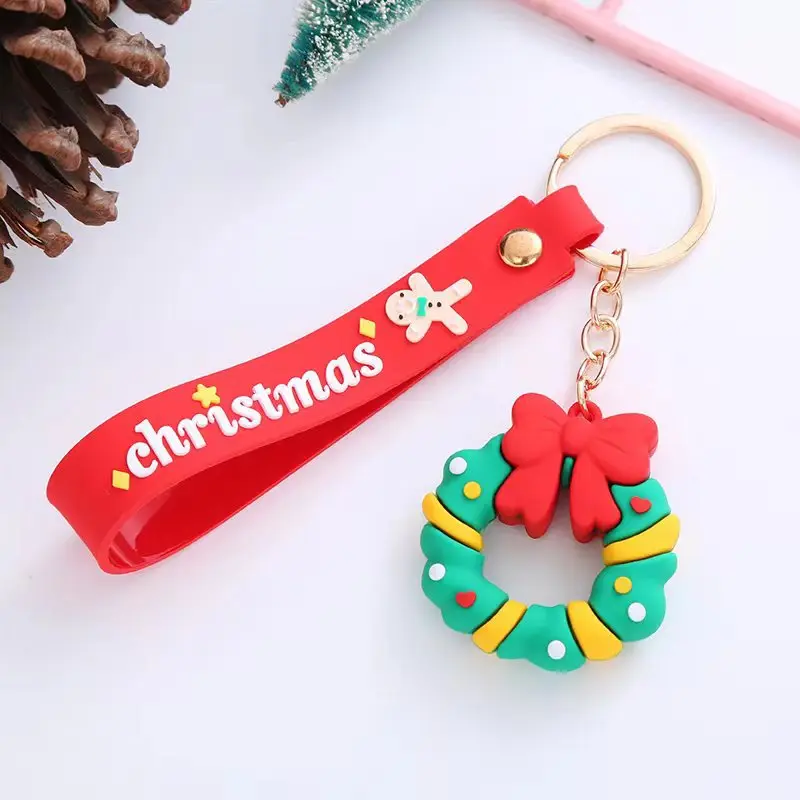 Linda Santa Claus Doll Christmas Tree Snowman Car Keychain Fashion Metal Jewelry Decorative Pendant Christmas Keychain
