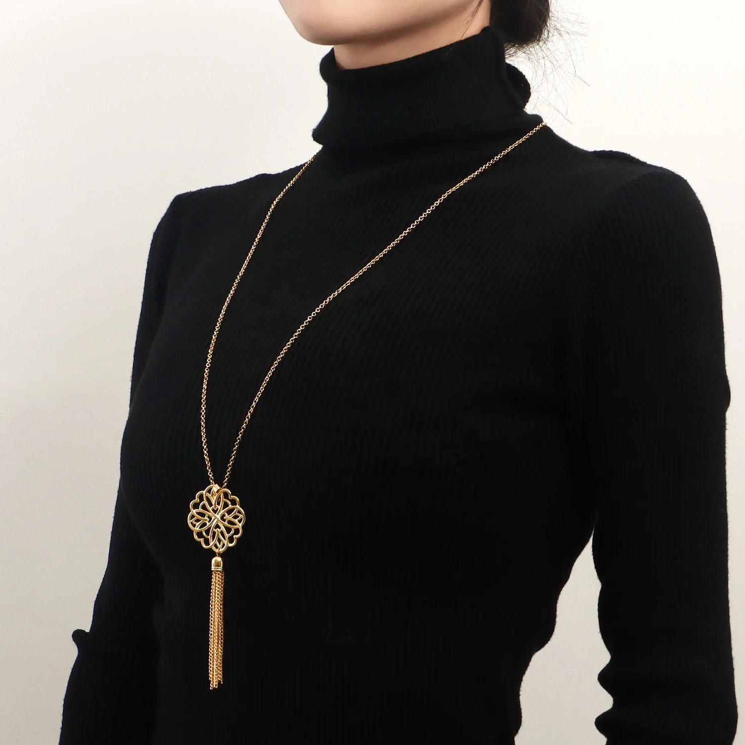 Factory direct cross-border jewelry INS hollow lotus fringe long necklace sweater chain
