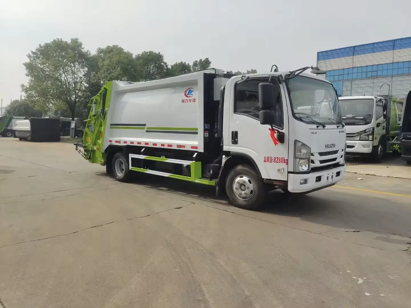 ISUZU 4x2 8000 литров для удаления пищевых отходов мусоровоз продажи