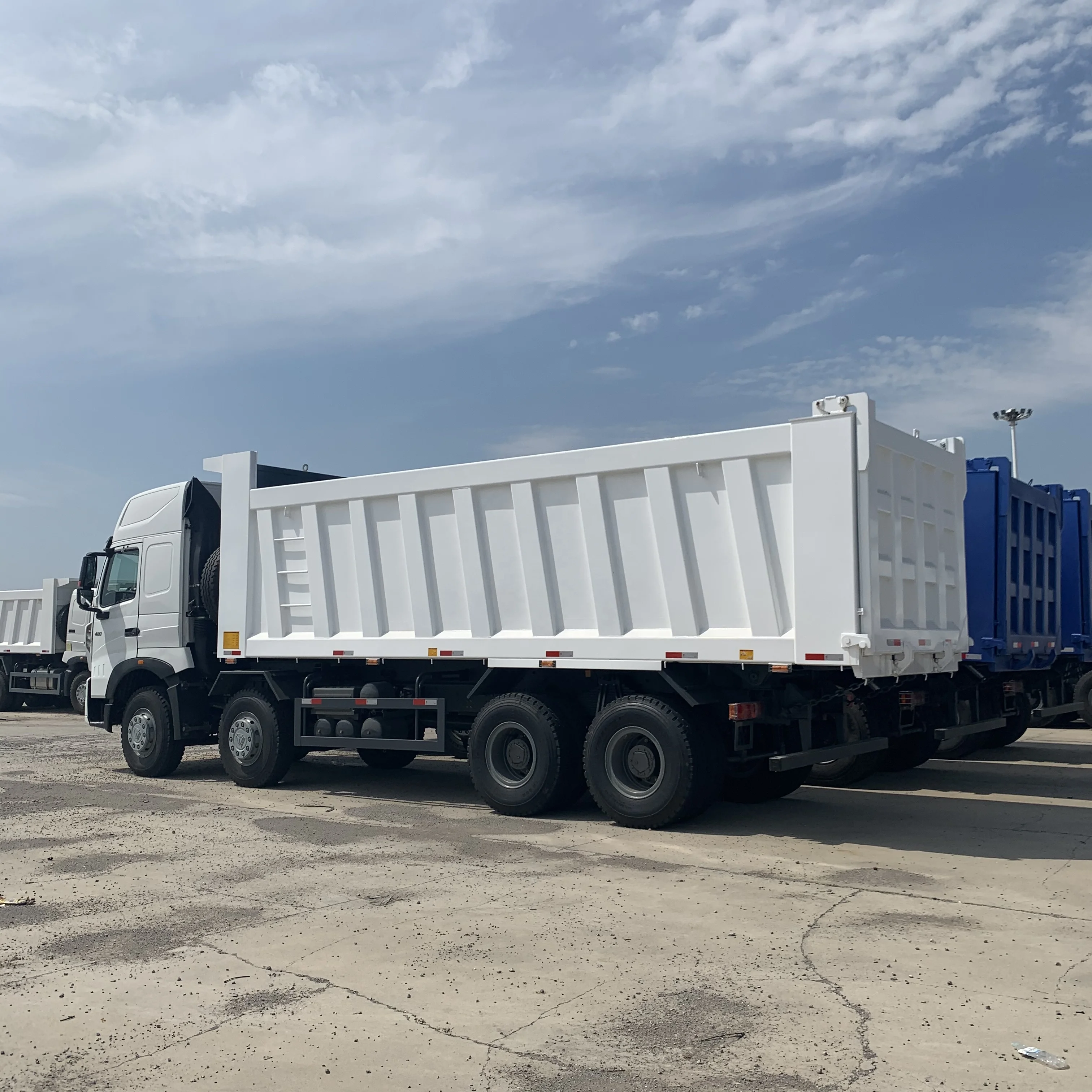 Новый SINOTRUK HOWO 6x4 самосвал Euro2 Euro 4