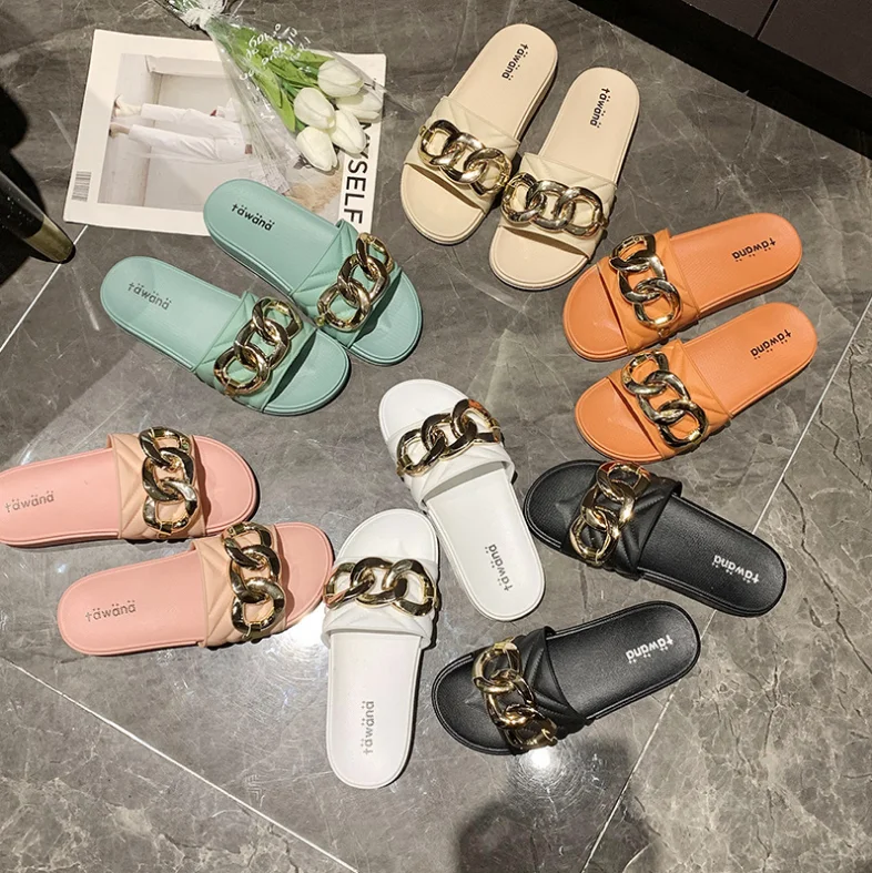 2021 summer new fashion  metal chain soft and comfortable personality to wear beach slippers outside home