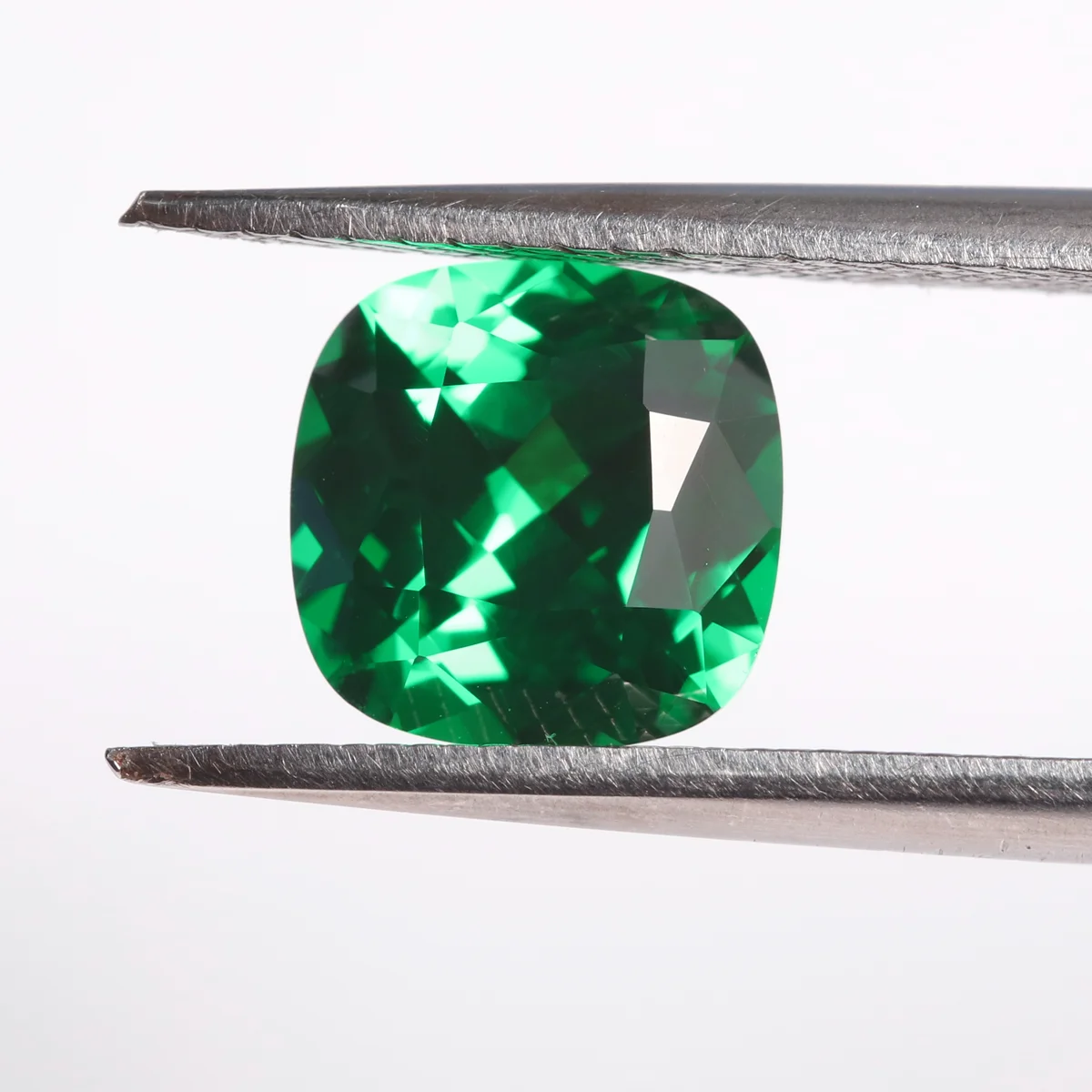 Cushion shape Lab Grown Emerald Gems 5x5mm 8x8mm Colombian  Emerald AGL Certified High Quality 5A Lab Grown Emerald