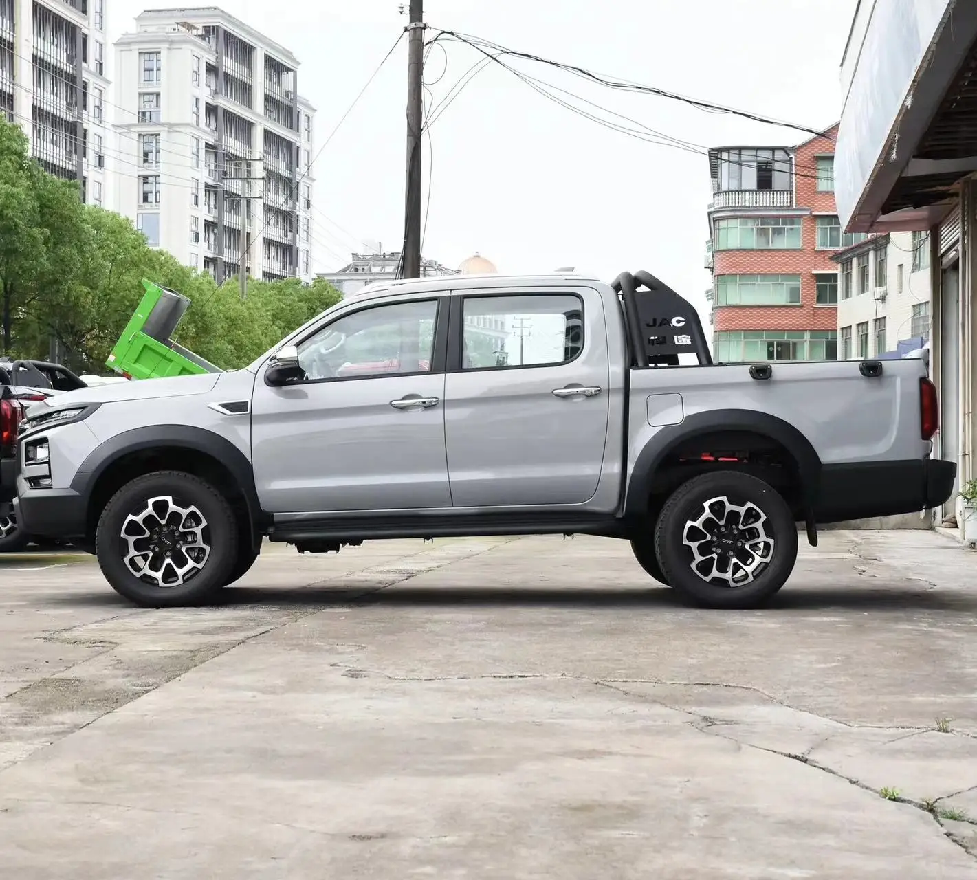 JAC Hantu 2024 Automatic 4WD Standard Dual Enjoyment Edition Diesel 2.0L Turbocharged 170HP