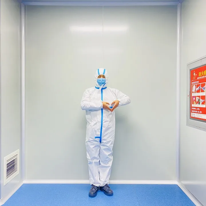 QiuYan CE Disposable Coverall Medical Protective Suit With Hood Waterproof Protective Clothing