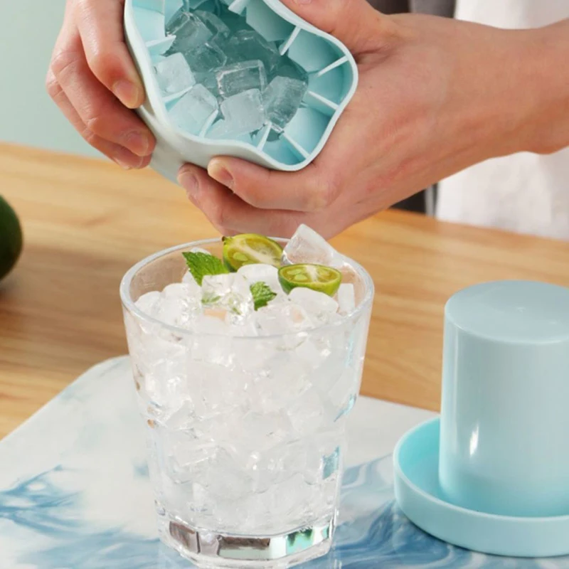 Round Bar Cooler Large Ice Cube Mould Blue Manual Squeezing Maker Silicone Ice Cube Bucket with Plastic ABS Lid