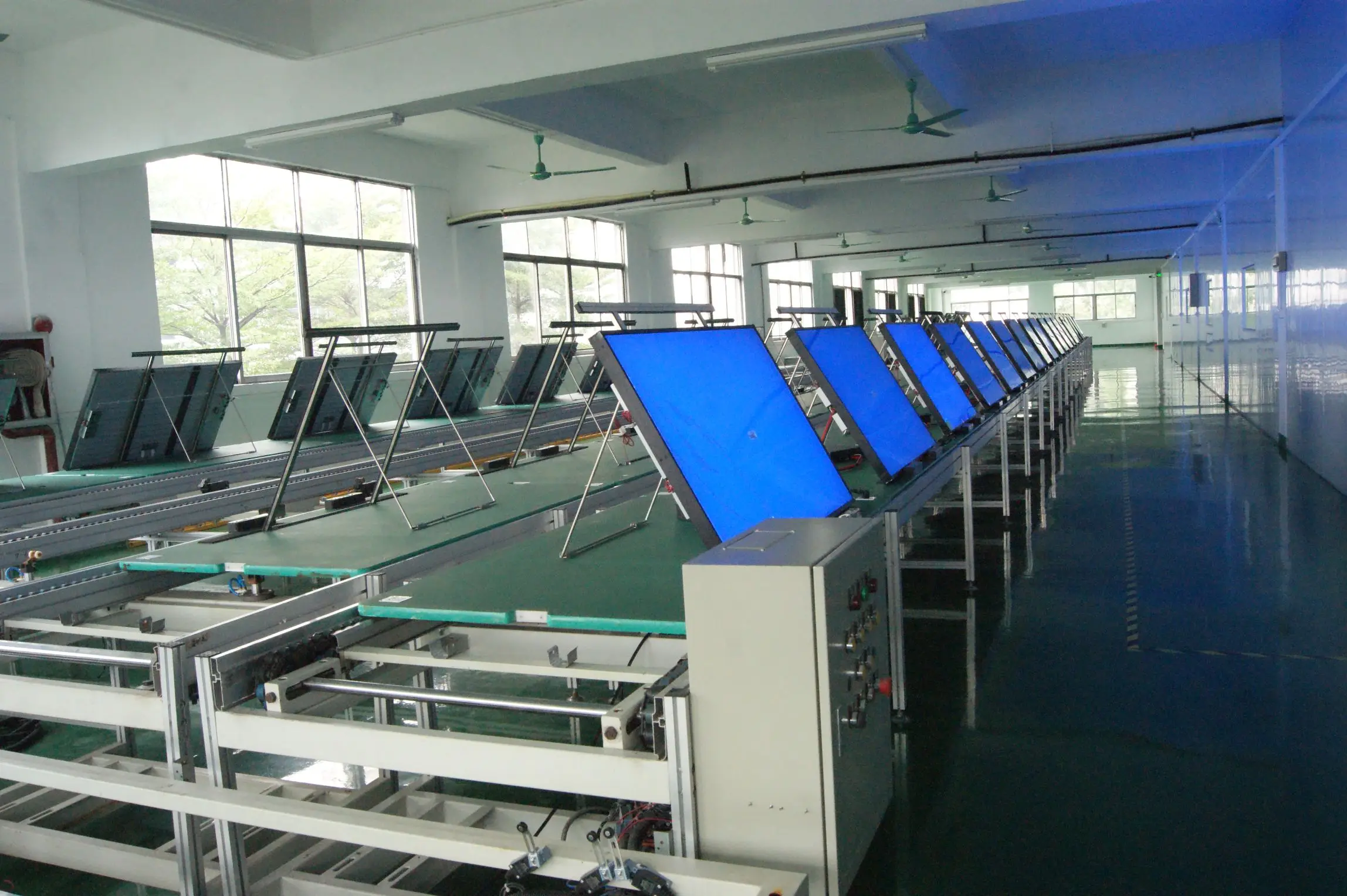 65 inch outdoor LCD screen with high brightness from 2000 nits to 5000 nits