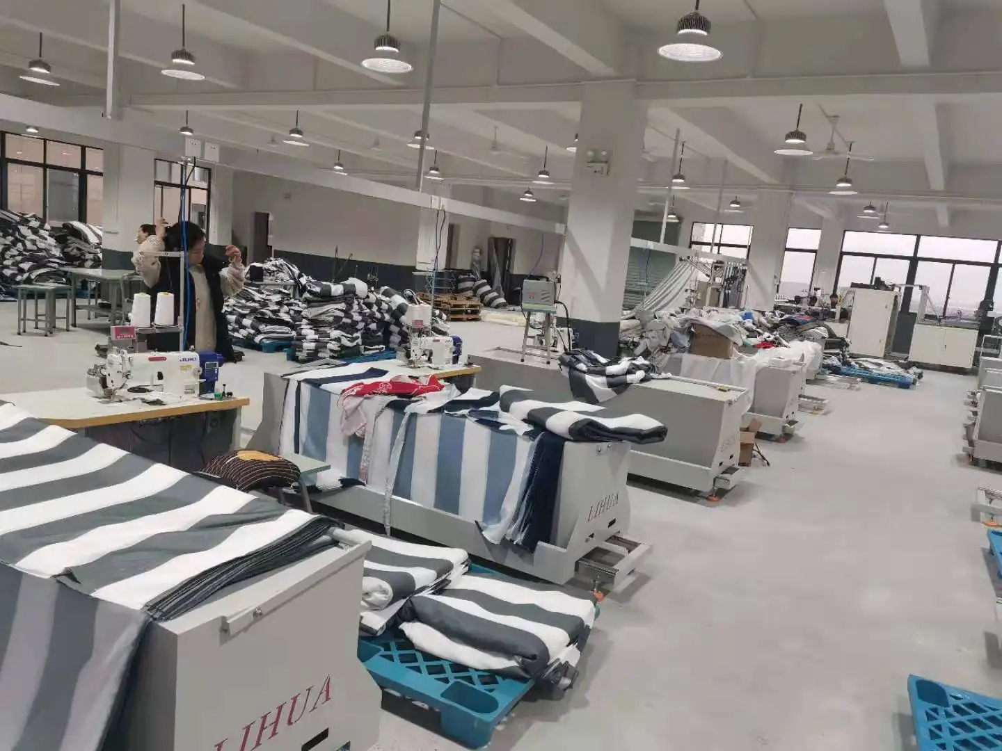 Lihua Mesin jahit tirai curtain hemming machine trolley cloth parallel feeding synchronous sewing machine