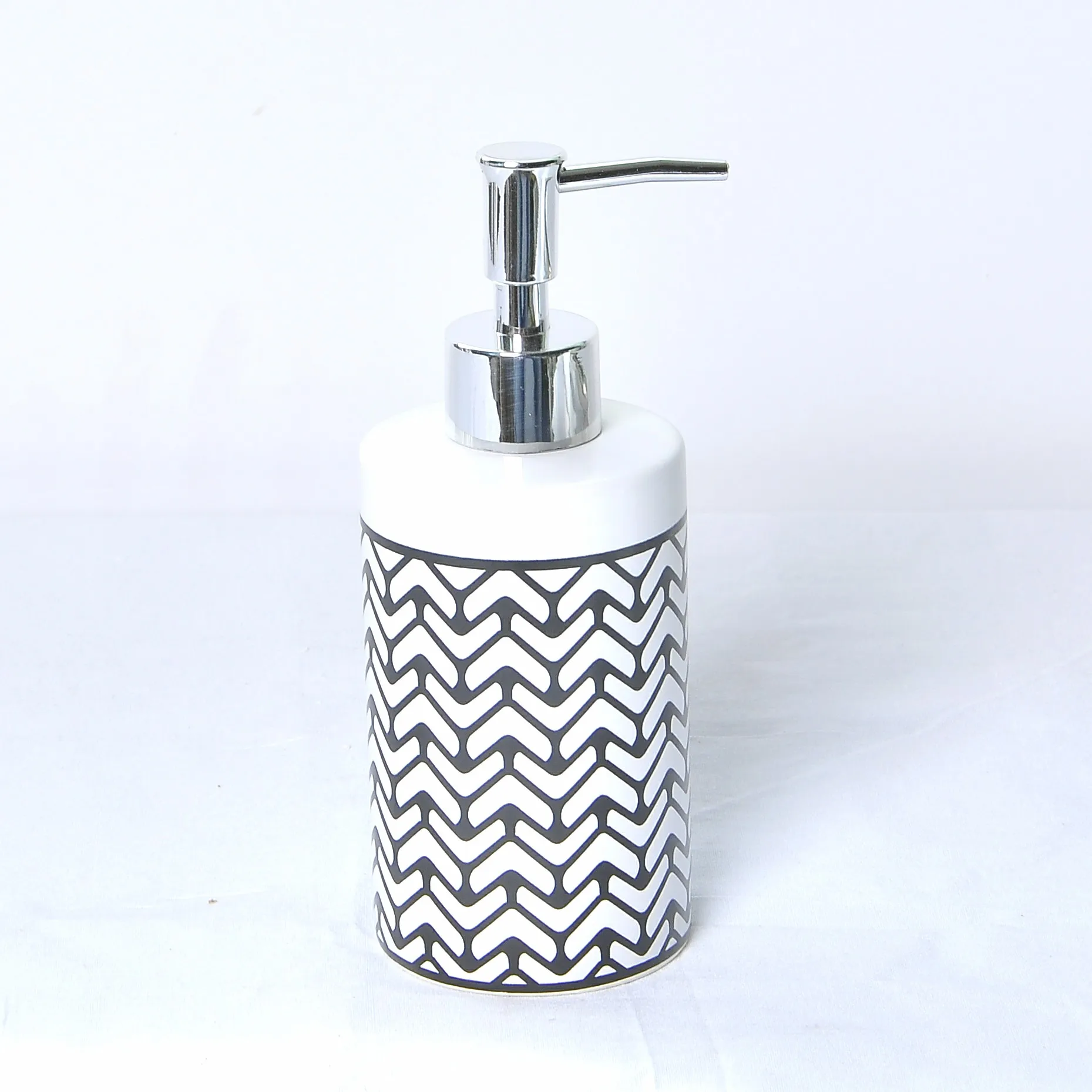 JIA SHUN wholesale home hotel round white ceramic liquid soap bottle dispenser