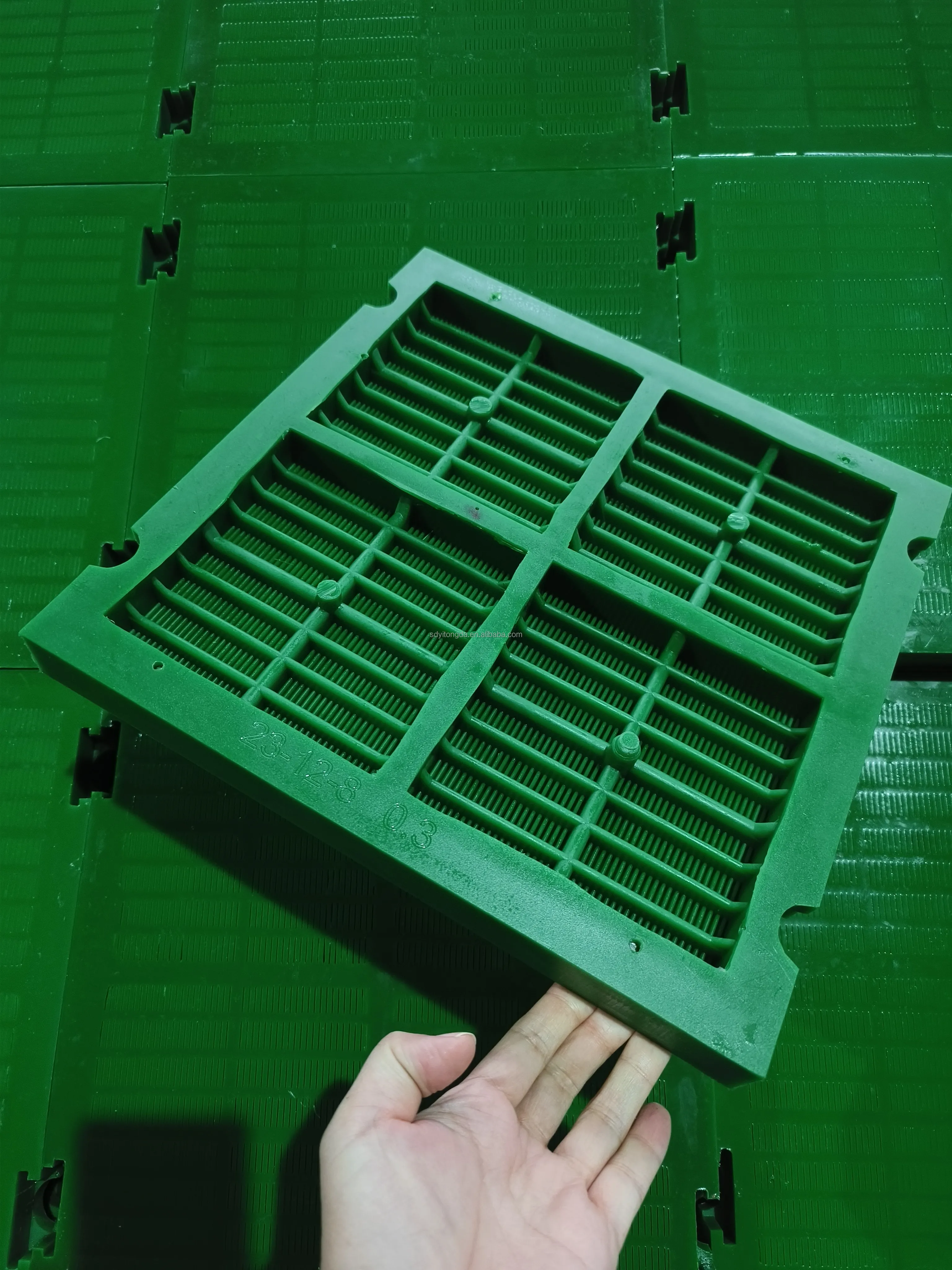 Новый изготовленный на заказ полиуретановый линейный горный вибрационный просеиватель промышленное сито для эффективного просеивания