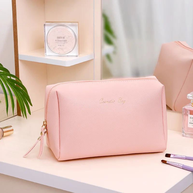 (Custom Logo) Pink Small Makeup Bag Water-Resistant Saffiano PU Vegan Leather Travel Cosmetic Pouch Bag for Women Girls