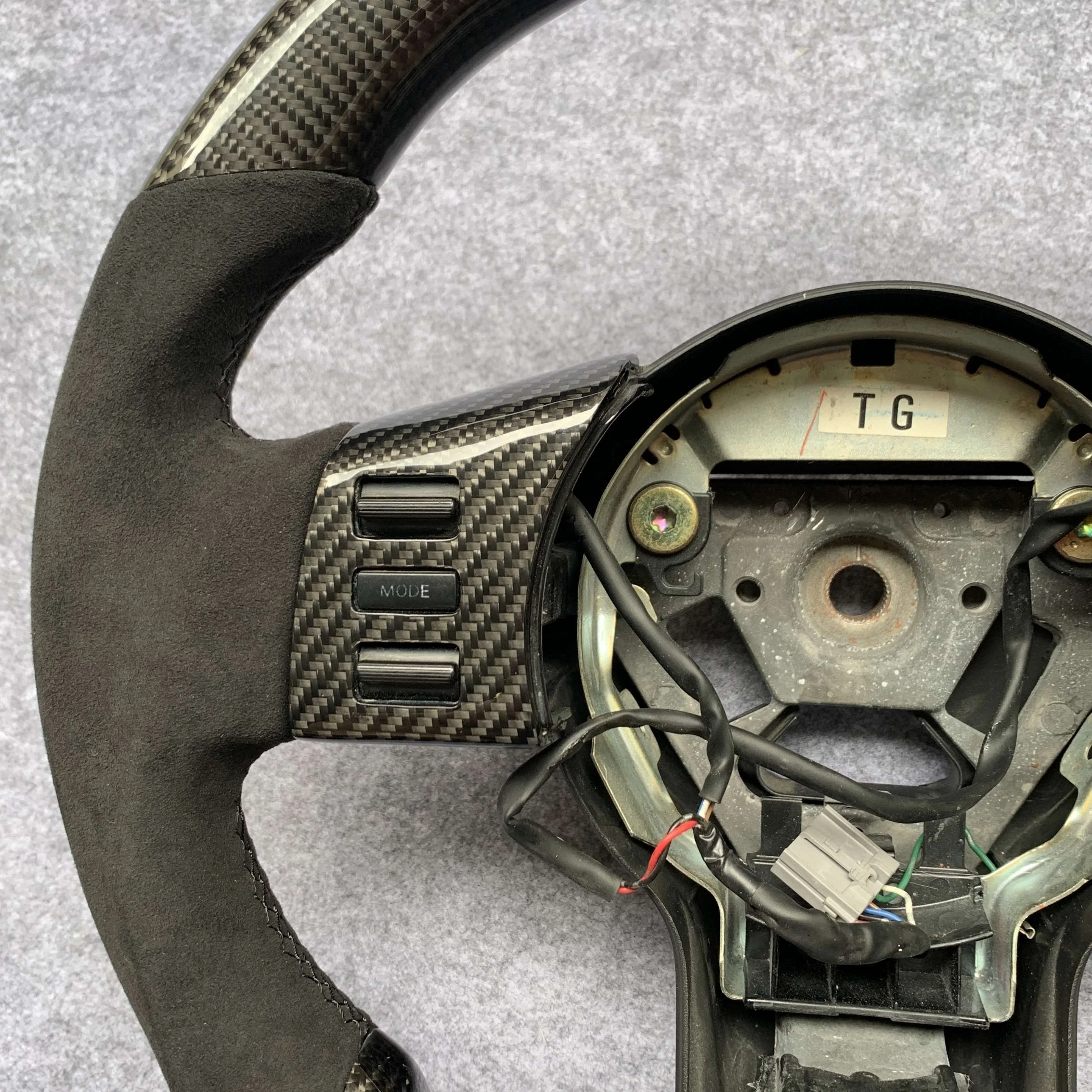 CCExcellent factory price custom top round bottom flat shape real carbon fiber steering wheel for Nissan 350z