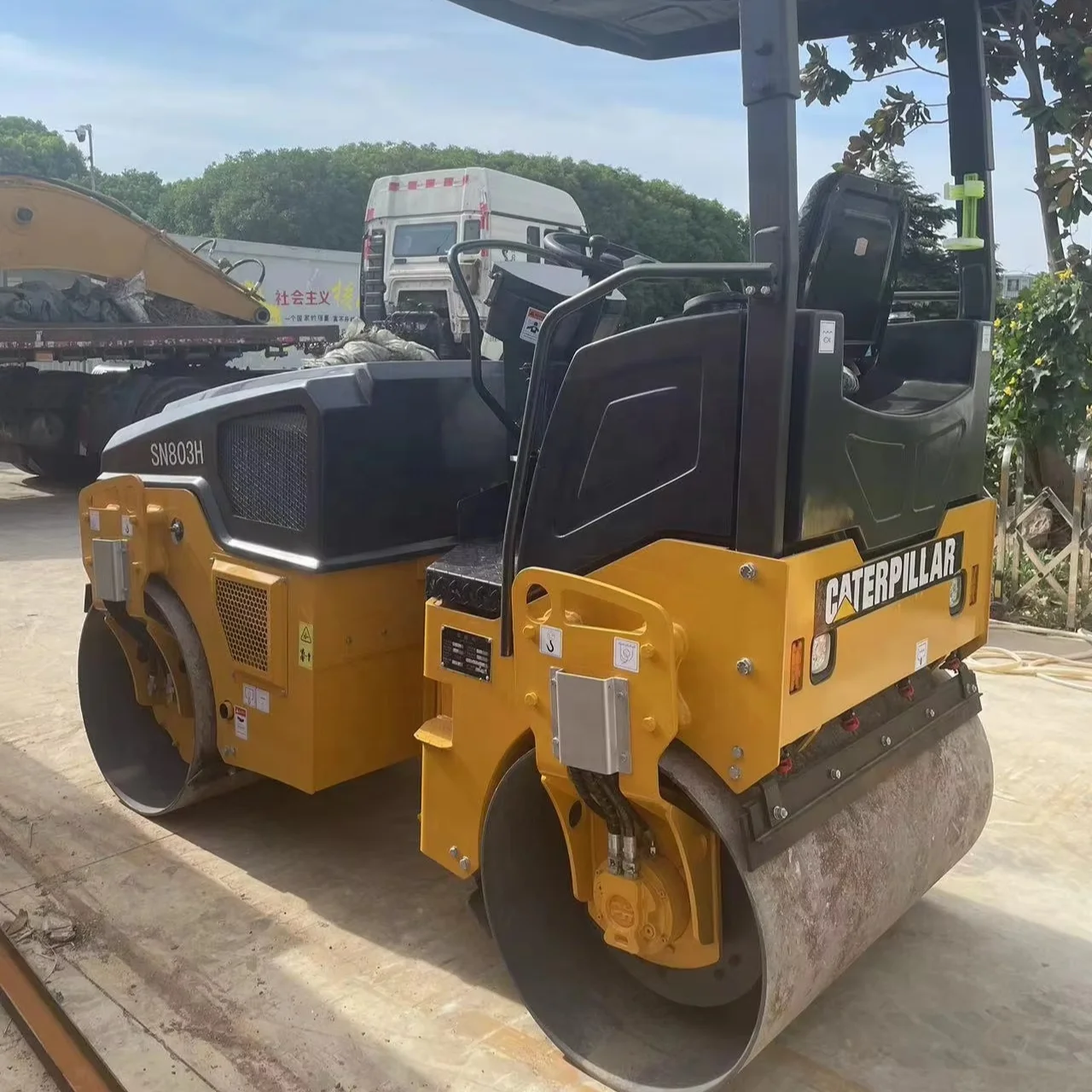 Road roller Caterpillar SN803H CAT compactor CS683 road construction machine single drum road construction roller