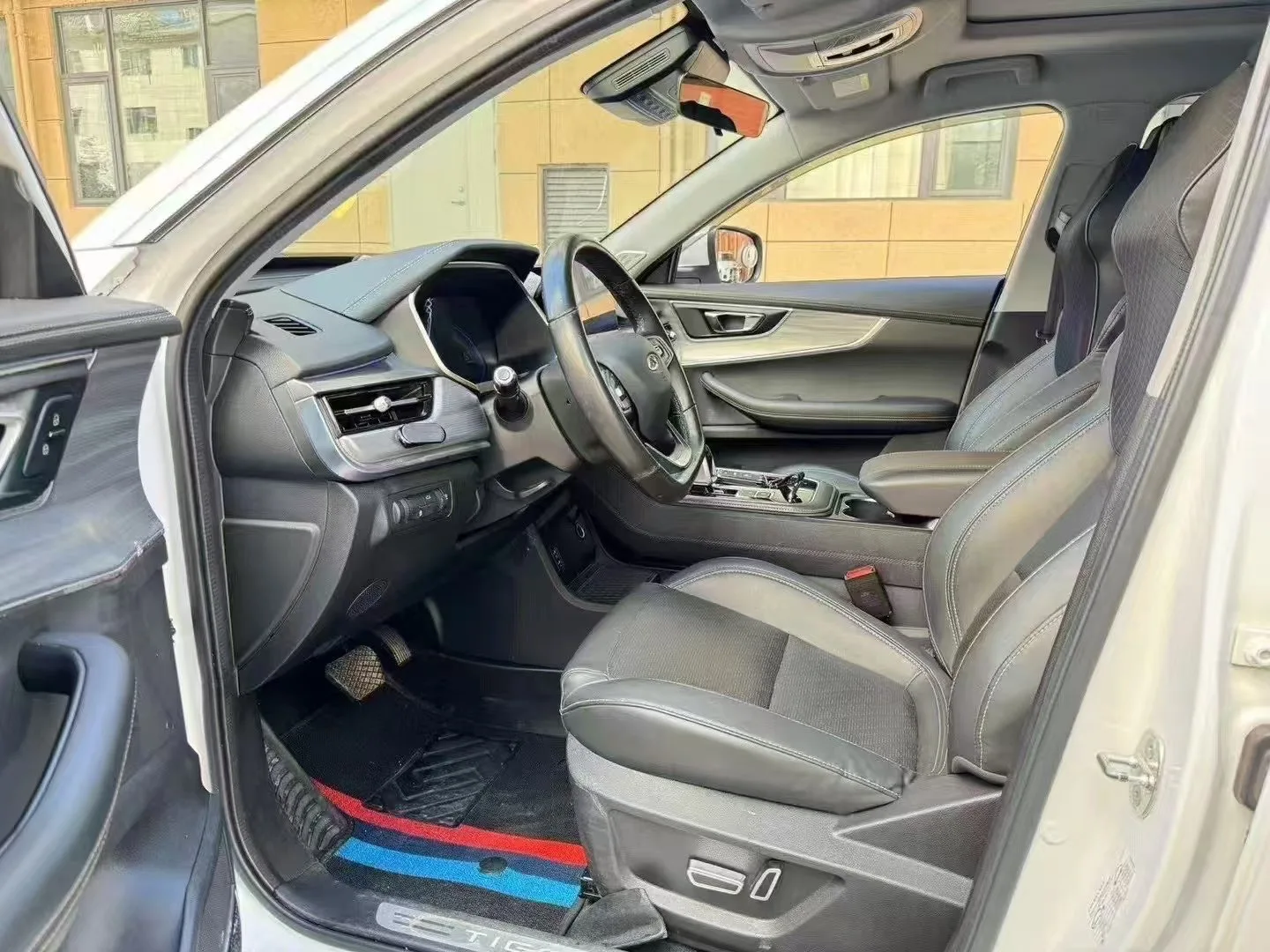 Used gasoline car Chery Tigo 8 Leather seats 5 seats 360-degree rear camera automatic transmission turbocharged engine