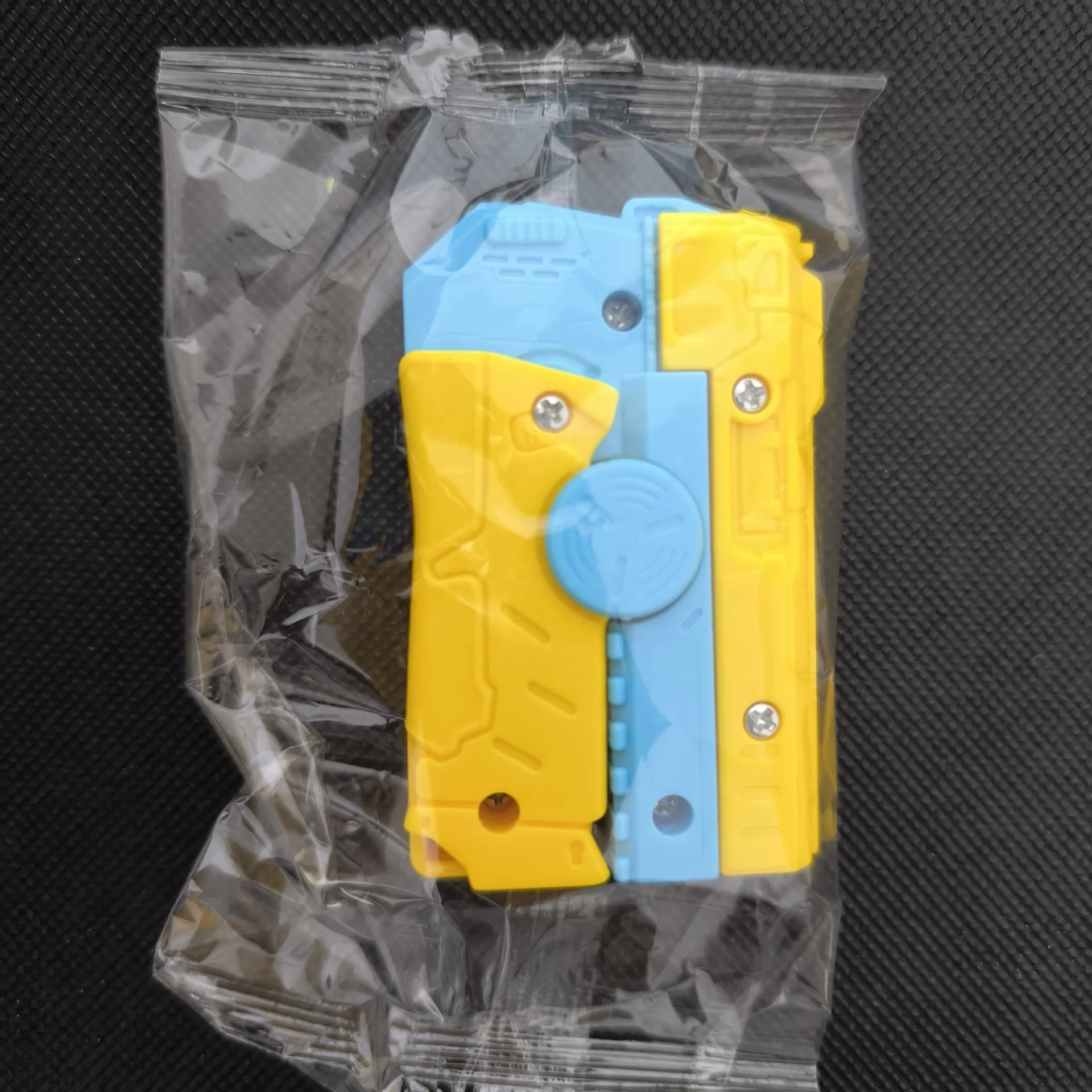 Carrot Gun Mini Fidget Spinner Small Pistol Kids Decompression Novelty Toys Hot Selling Popularity Toys