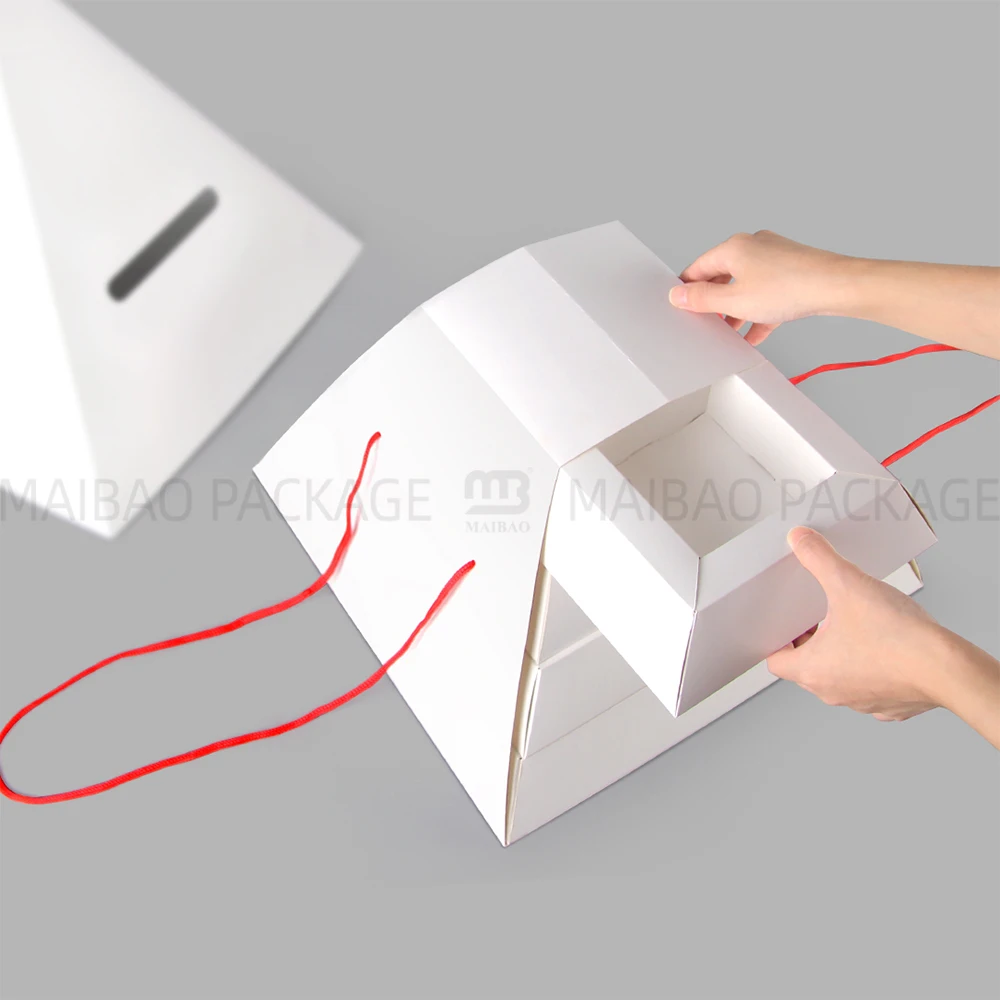 custom food grade Paper Catering Packaging Platter With Dividers Lid stored cake bread dessert takeout pyramidal grazing box