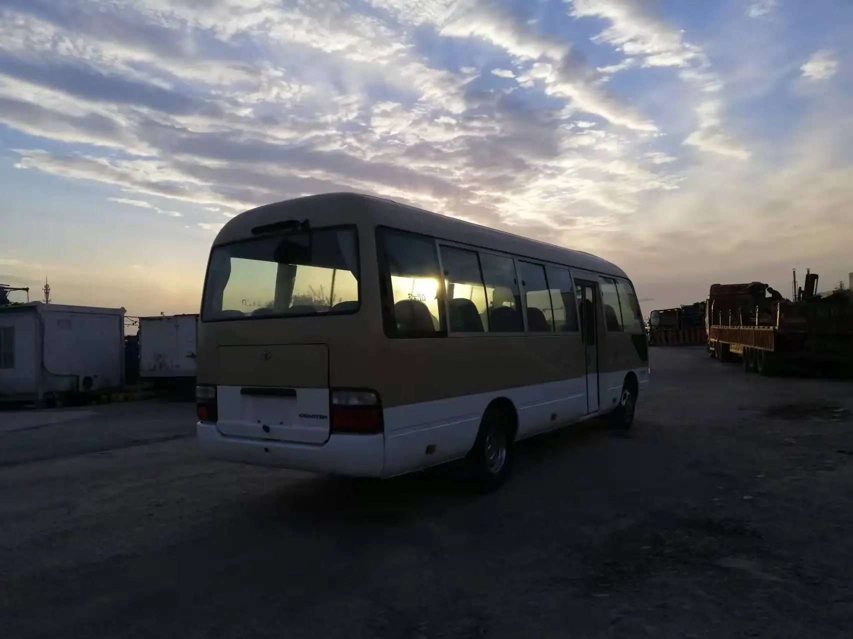 golden coach bus used diesel manual school car made in japan with 28seats folding door cheap price low km