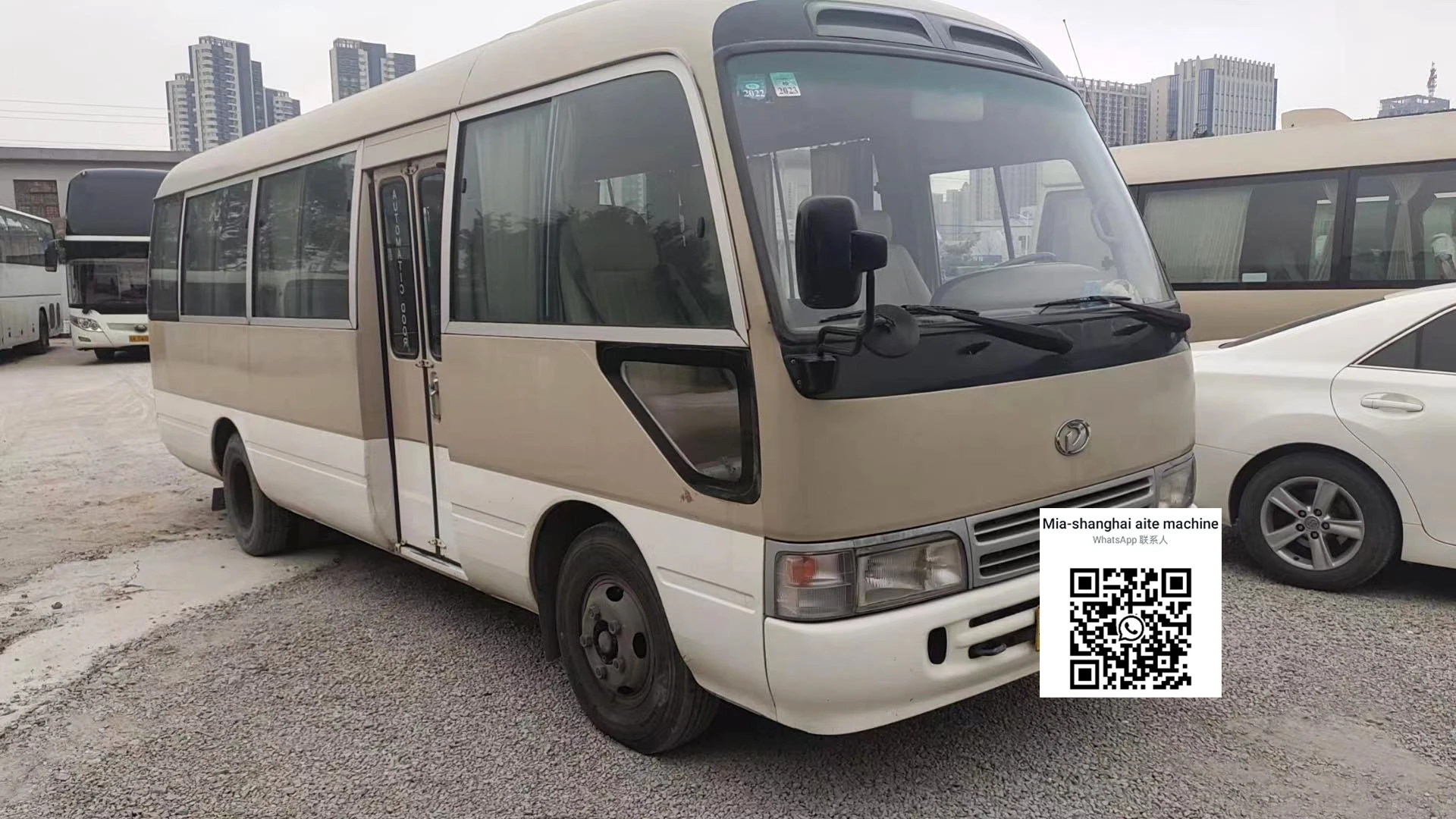 almost new condition coaster bus diesel manual 28  30 seats toyota tourist airport bus