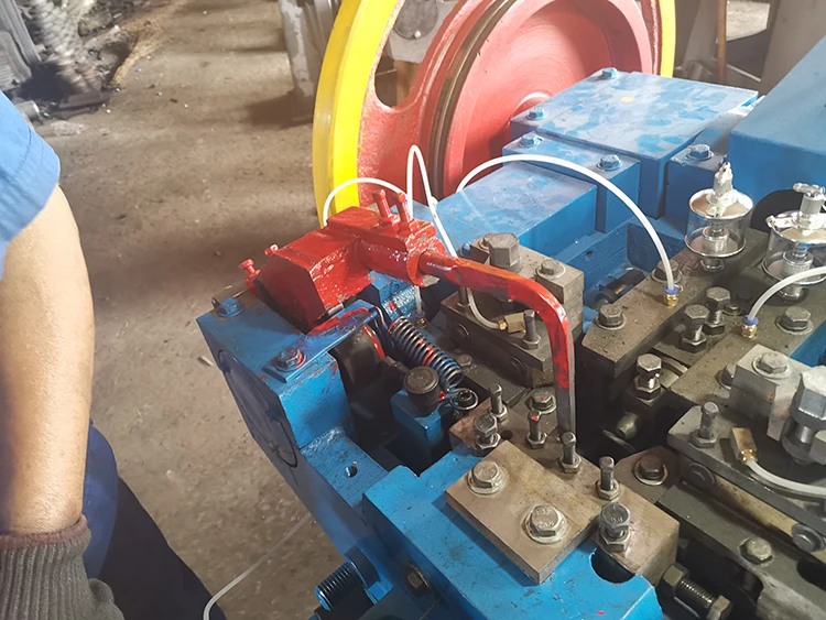 Steel iron roofing wire wafios screw nail making machine automatic in pakistan