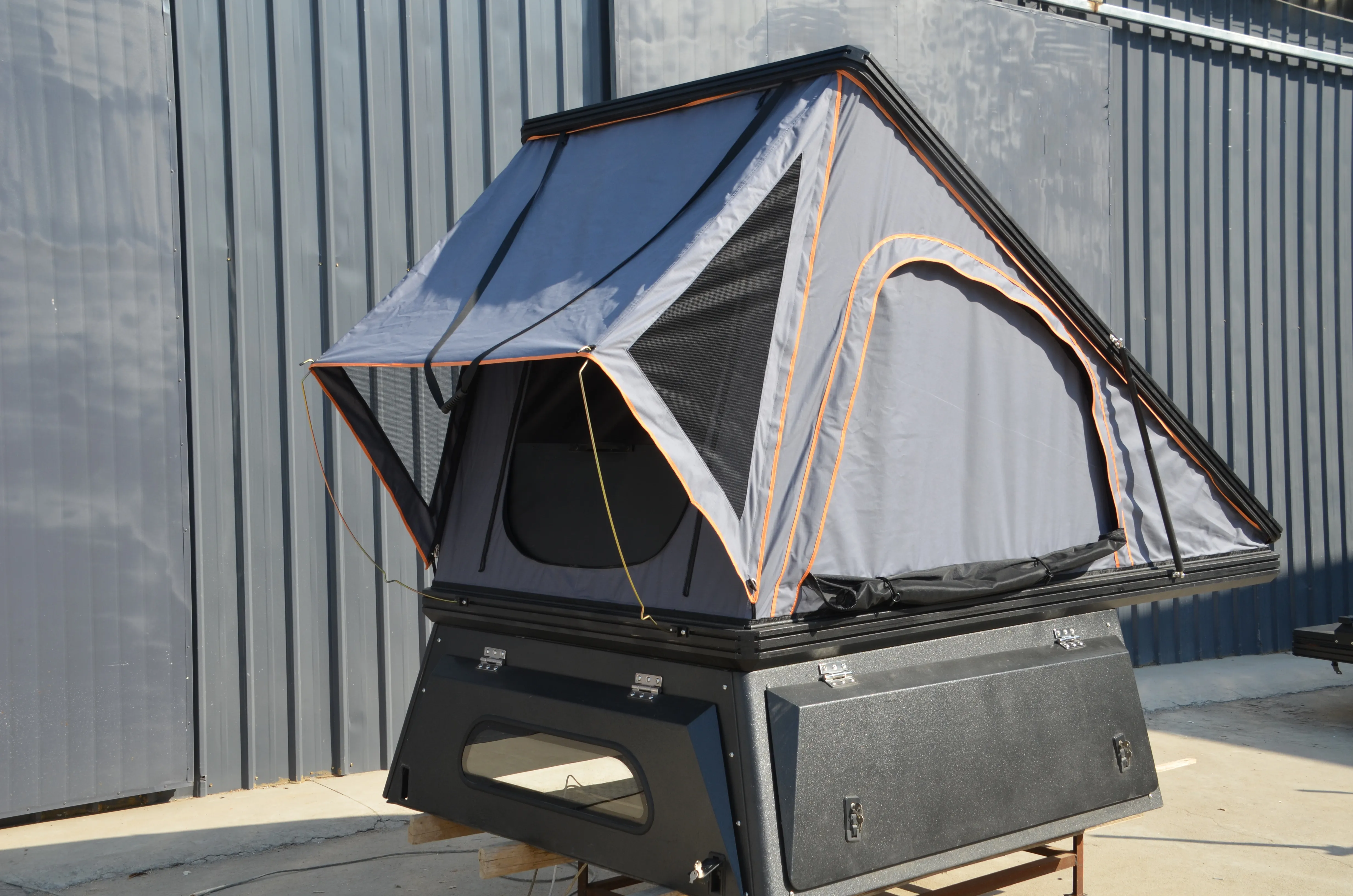 New Design Car Camping 4x4 Offroad Pickup Truck Hard shell Roof Top tent Camper Canopy