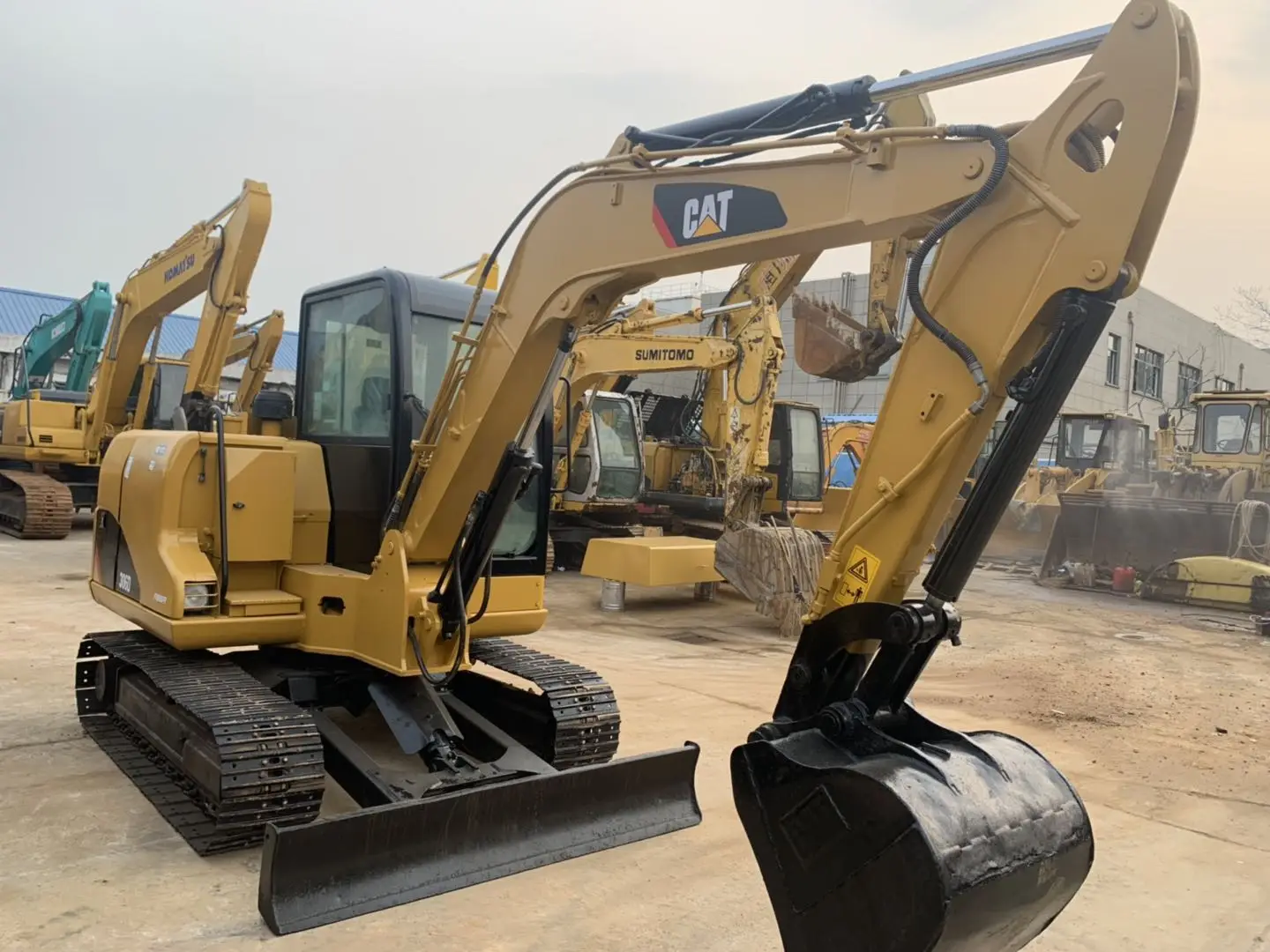  Маленький гусеничный гидравлический экскаватор Cat 6T тип ковша 0 3 м3 Прямая продажа от