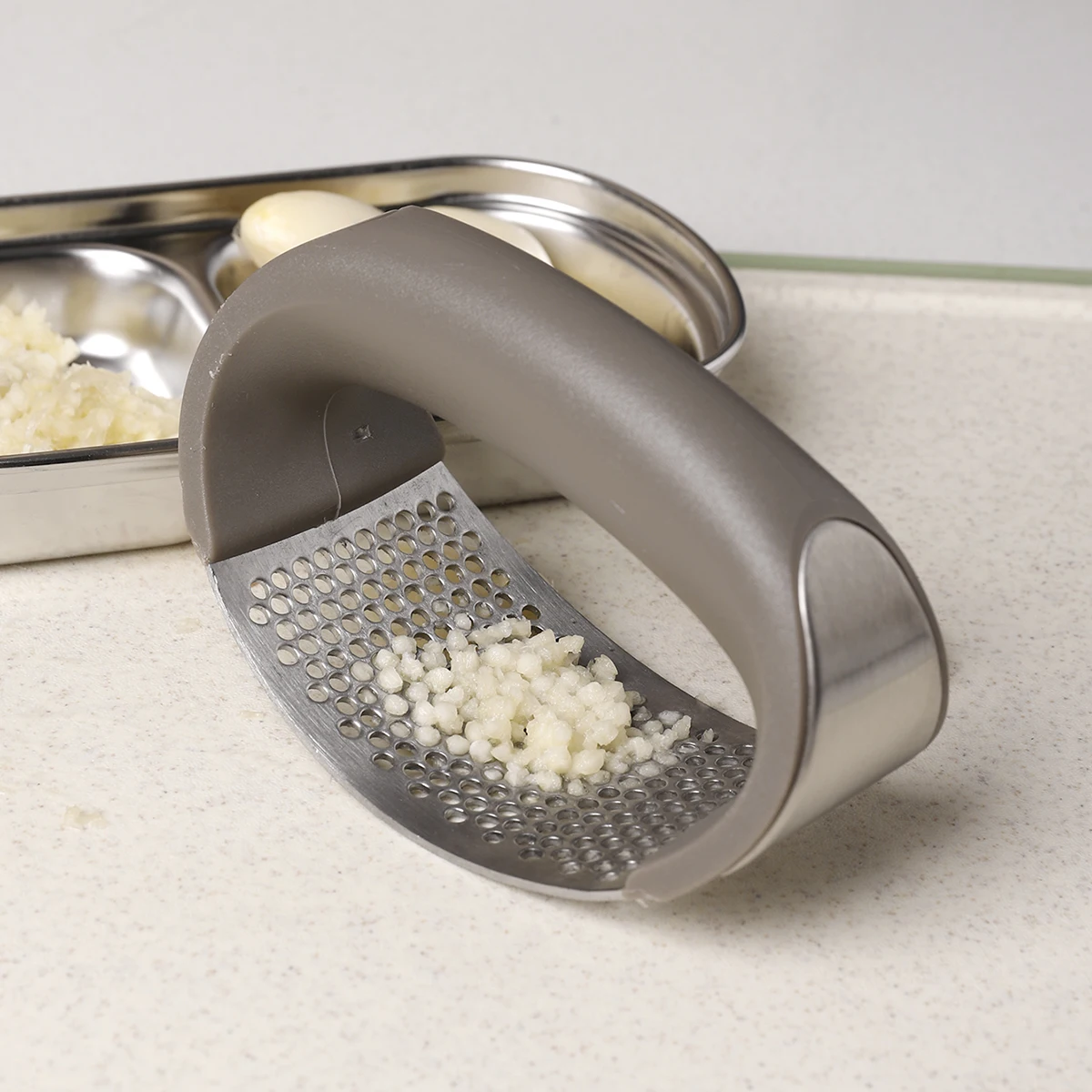 Kitchen accessories new gadget multifunctional fast press portable grip stainless steel manual garlic grinder