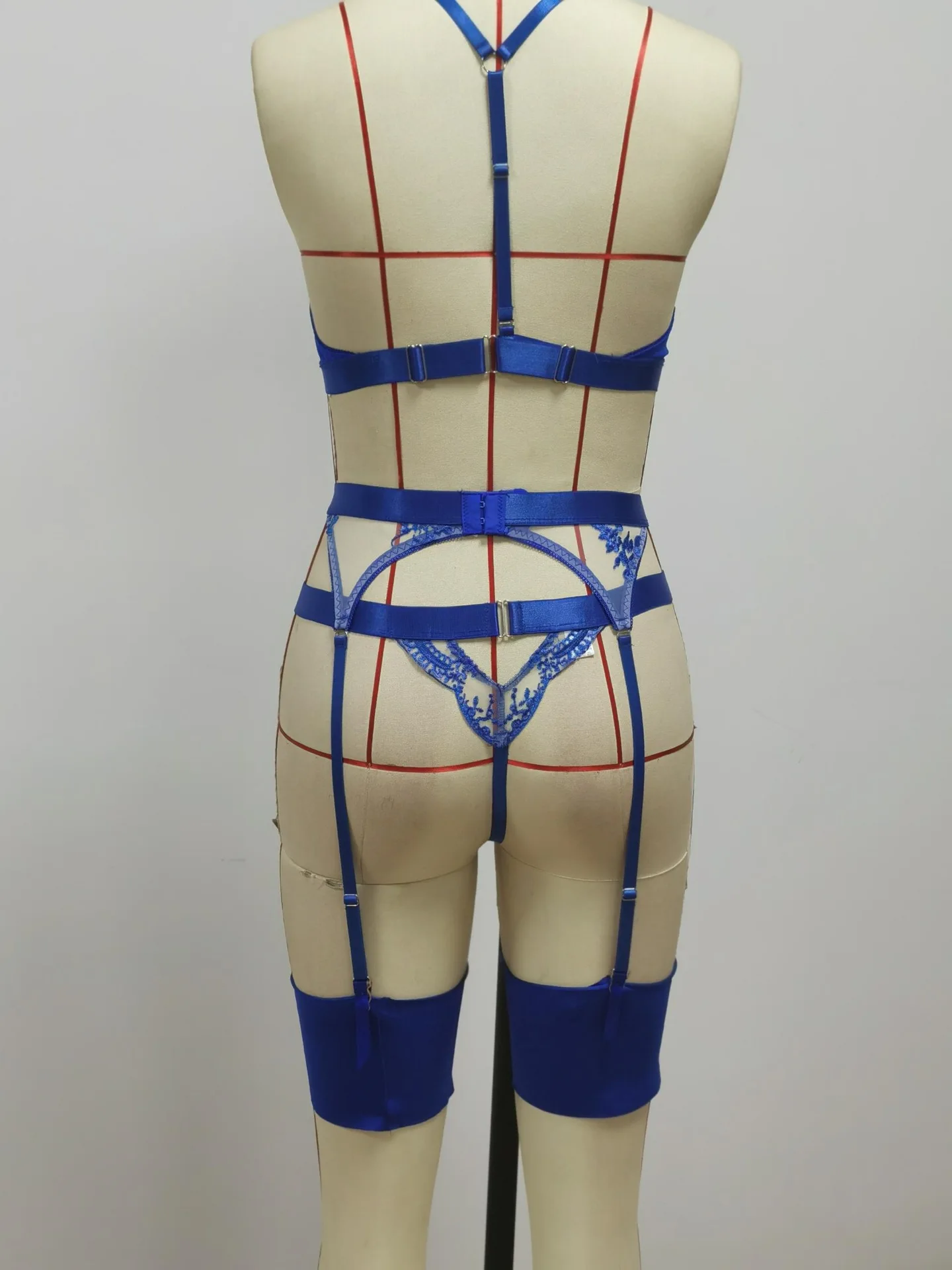 2021 New Arrival Sexy Nude Hot Transparent Women Lace Embroidery Garter Lingerie Set 3pcs in 1