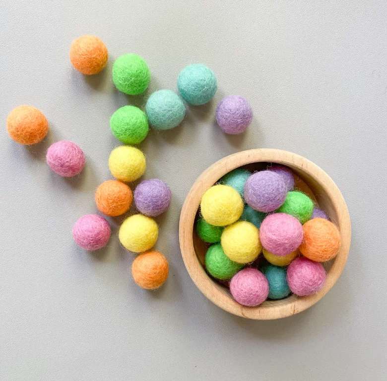 Wholesale Bulk assorted color pure wool pom poms 10mm cotton 100% wool felt balls for craft Christmas decoration