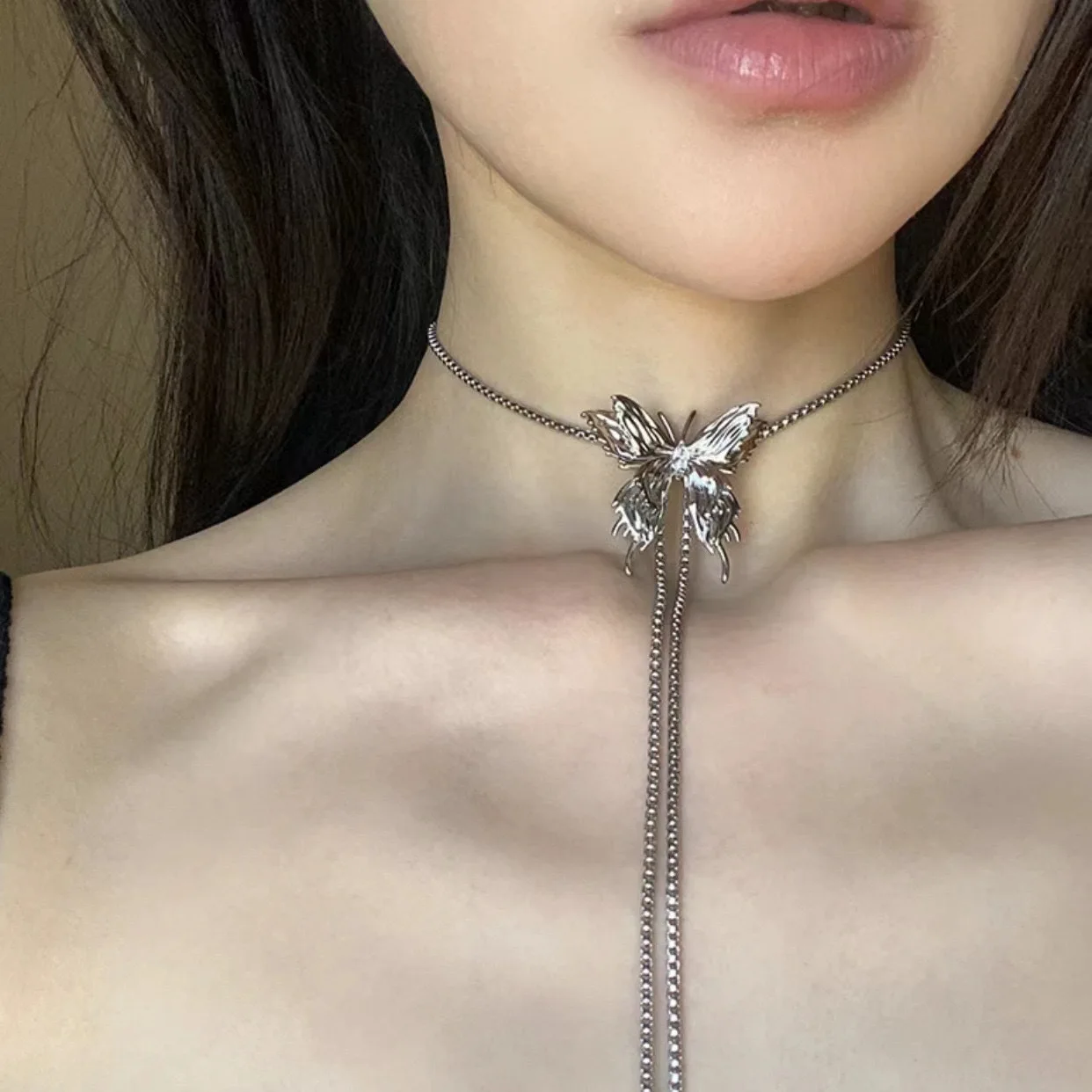 Temperament Fashion Butterfly Tassel Choker Necklaces For Women Girls Light Extravagant Animal Clavicle Chain Jewelry