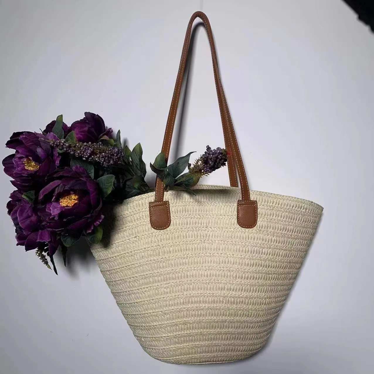 Factory wholesale French natural grass woven one shoulder large capacity environmental protection picnic beach Tote bag