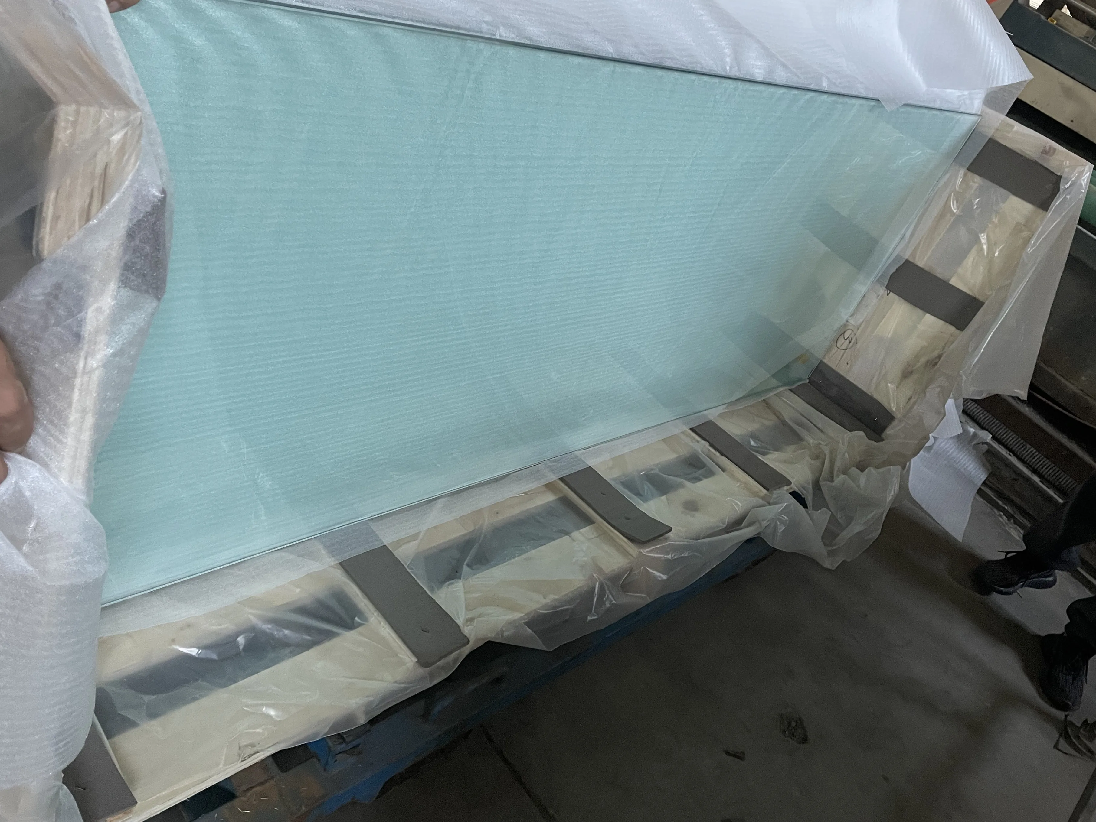 Factory Supplies Safe And Durable Explosion-Proof Glass Tempered Glass For Building Use