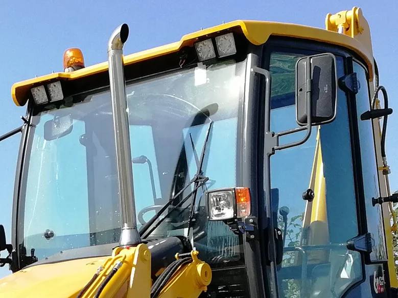 Factory Price 4WD Small Backhoe Loader Clg766A With Powerful Engine