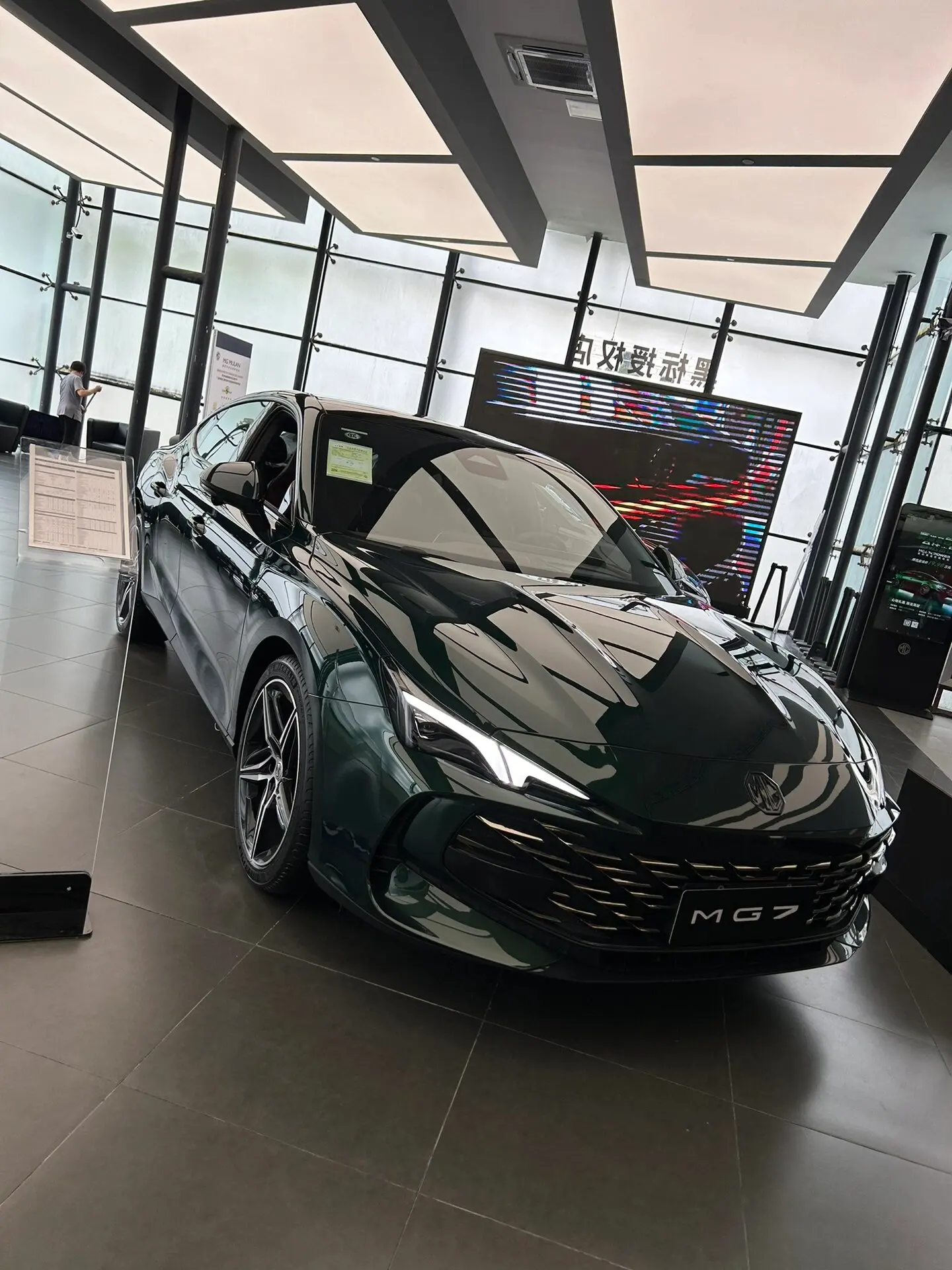 B2B 2024 в наличии SAIC MG7 2 0 t идеальный дизайн газовый автомобиль экспорт киберстер mg автомобильный бензин 7 бензиновый