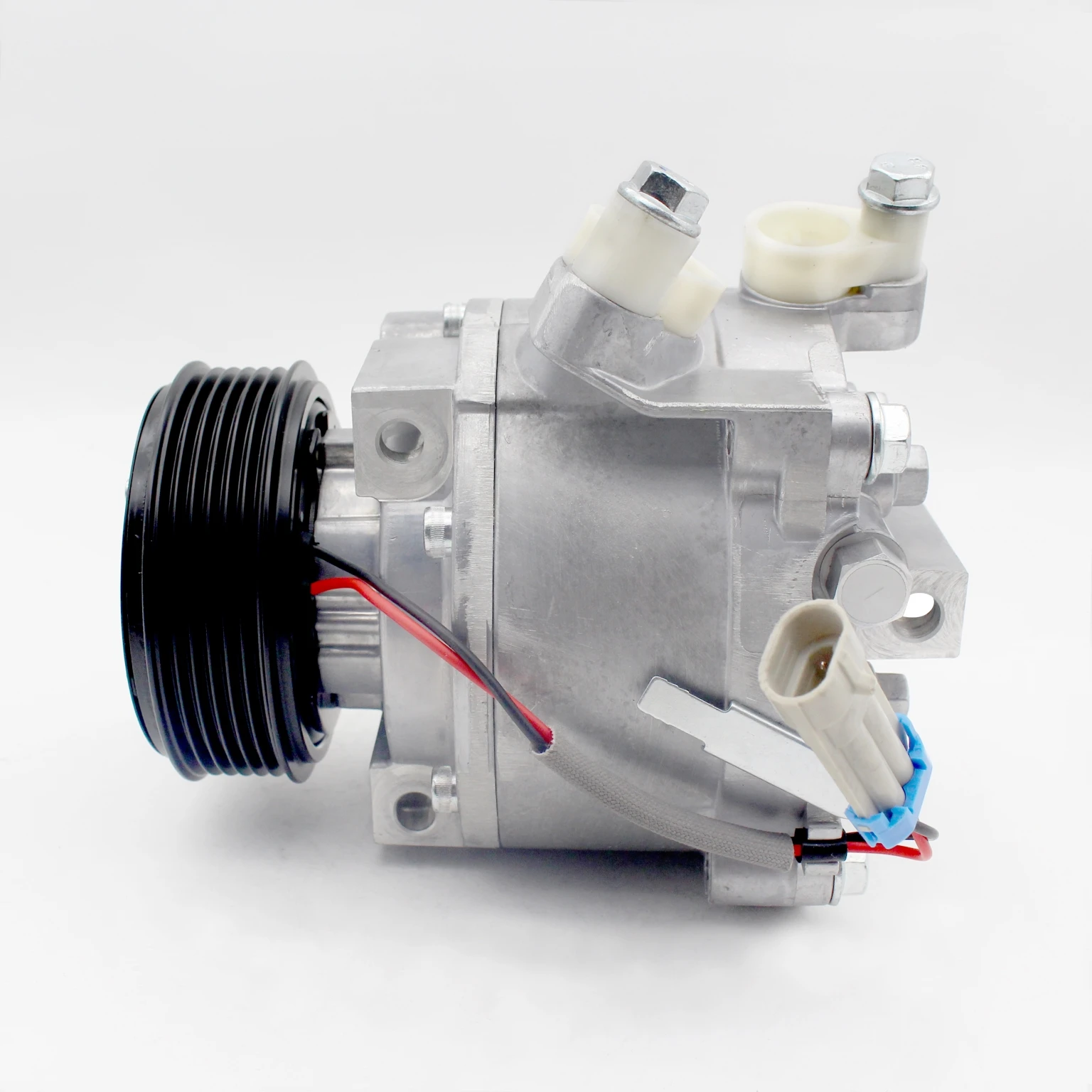 For Chevrolet Aveo 1.4i, And Chevrolet Sonic 1.4i OEM 95059818 AKT011H403G Compressor In A Car>