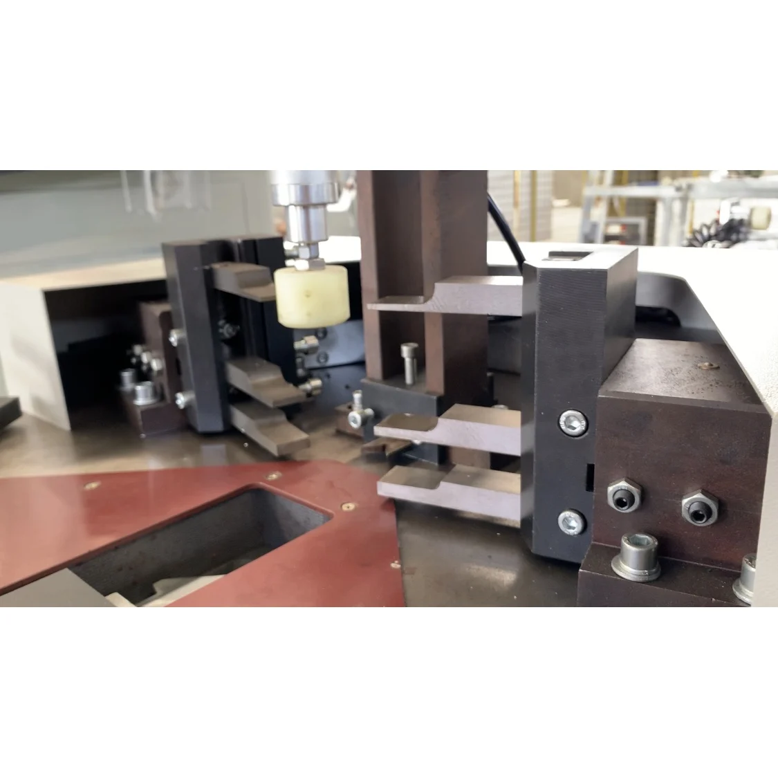 ОБЖИМНАЯ машина для алюминиевых