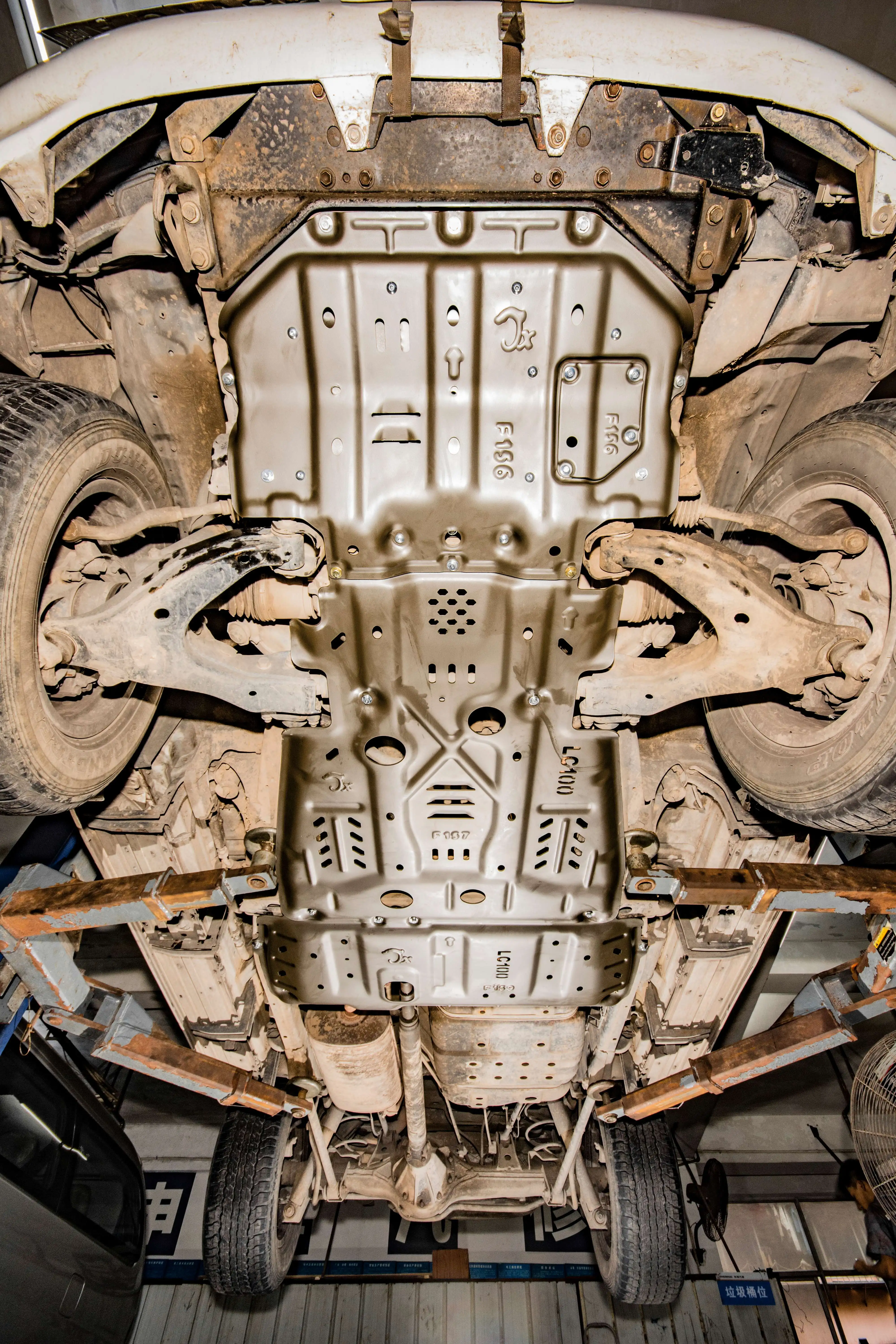 Spare Parts Toyota Land Cruiser Junxi 3D aluminum Engine Cover Under Protection Skid Plate fit for LC100 4500 4700 4WD