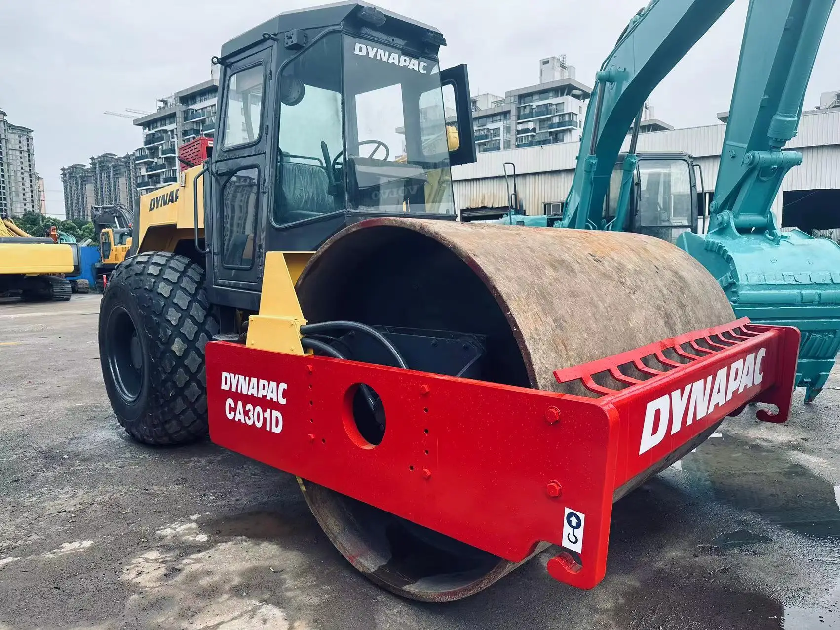 Used Road Roller DYNAPAC CA301 second hand construction machine ready to work in sale