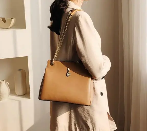 China wholesale 2020 new trending product genuine leather ladies shoulder bags women handbags purses