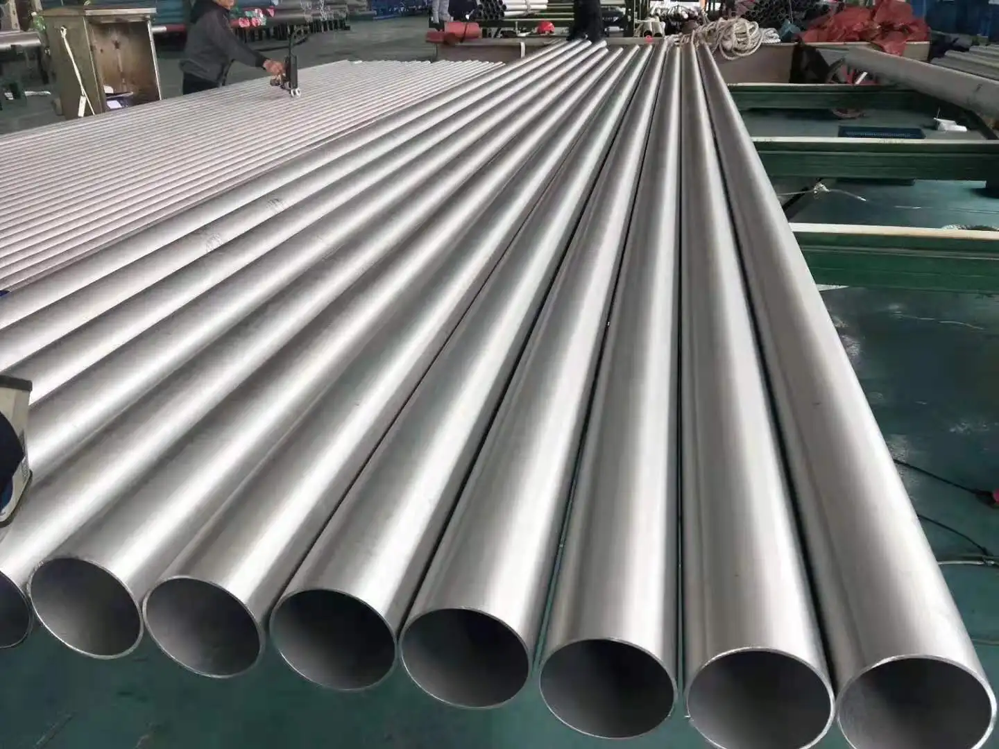 China manufacturers 304 316 stainless steel pipe/tube price list