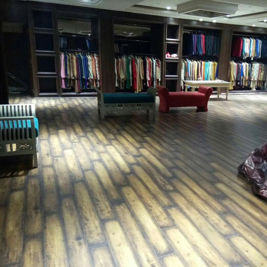 French Bleed ac4 class 32 dark brown easy lock laminate flooring ac5 class 33 eco forest hdf laminated wood floor