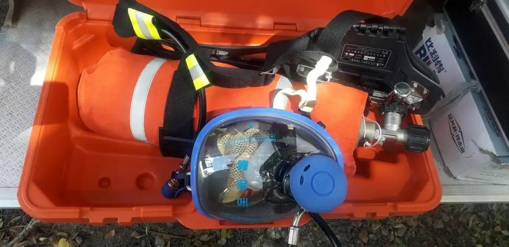 positive self-contained breathing apparatus SCBA